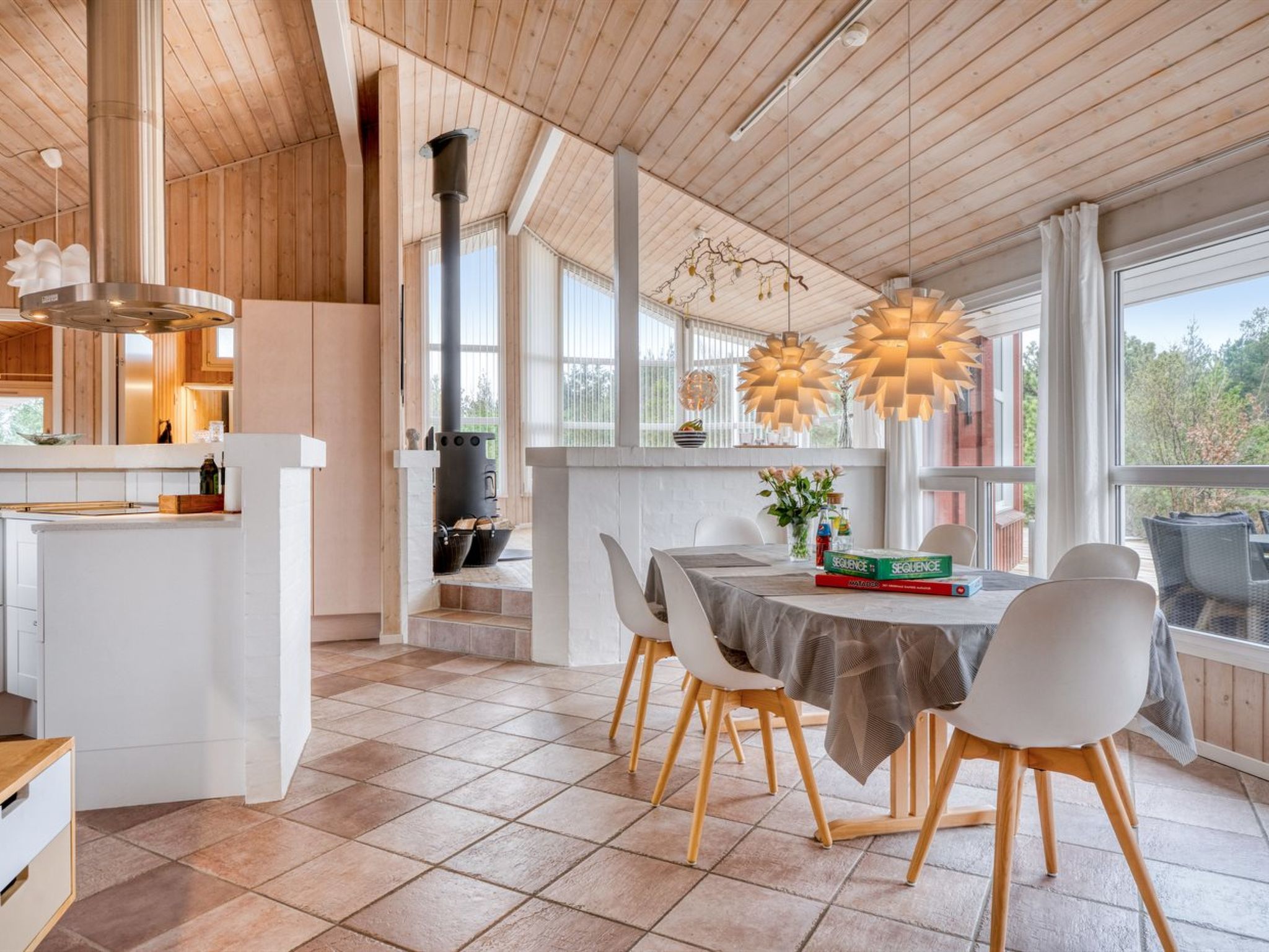 "Gunborg" - 2.5km from the sea - Binnen