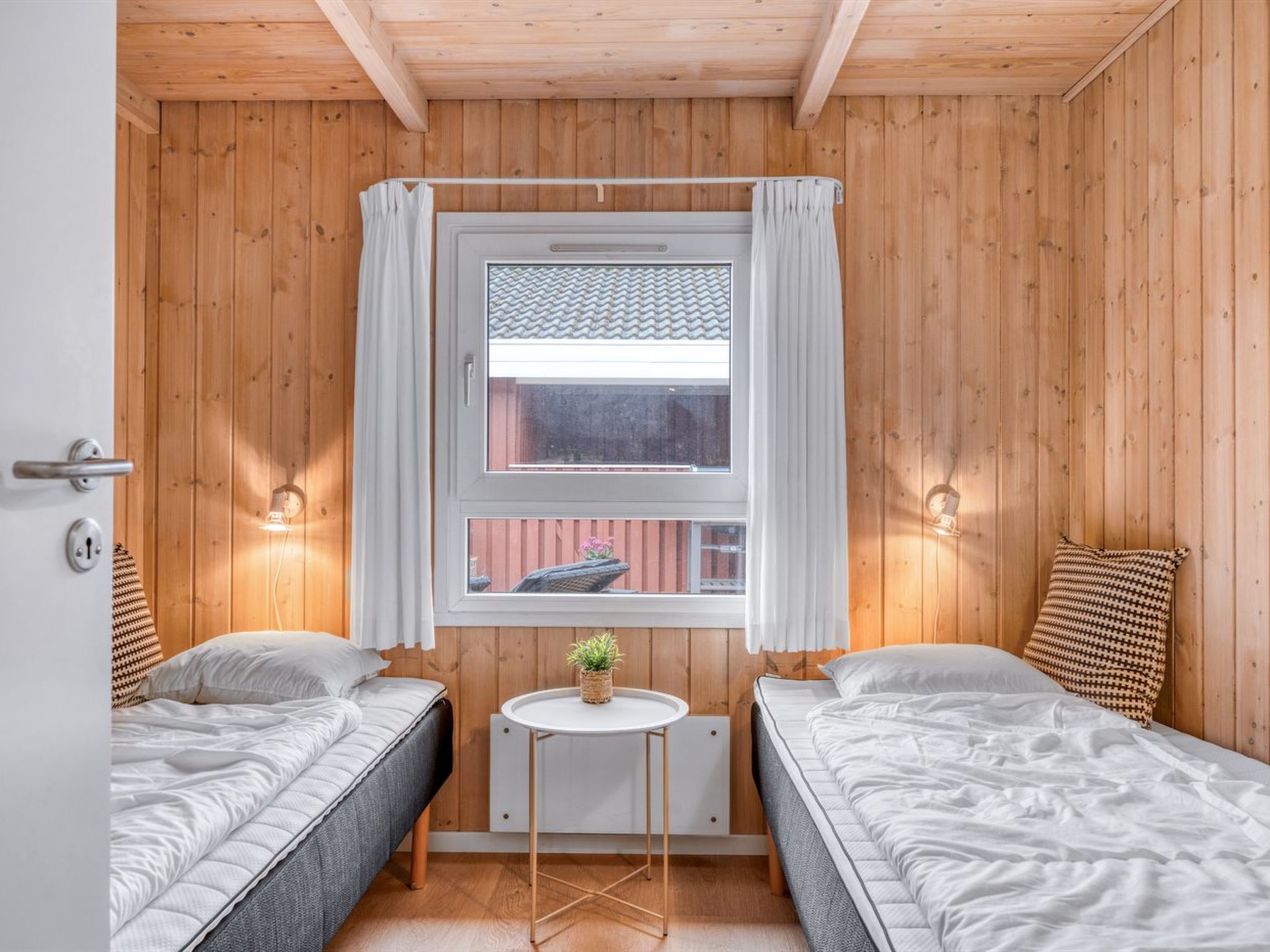"Gunborg" - 2.5km from the sea - Binnen