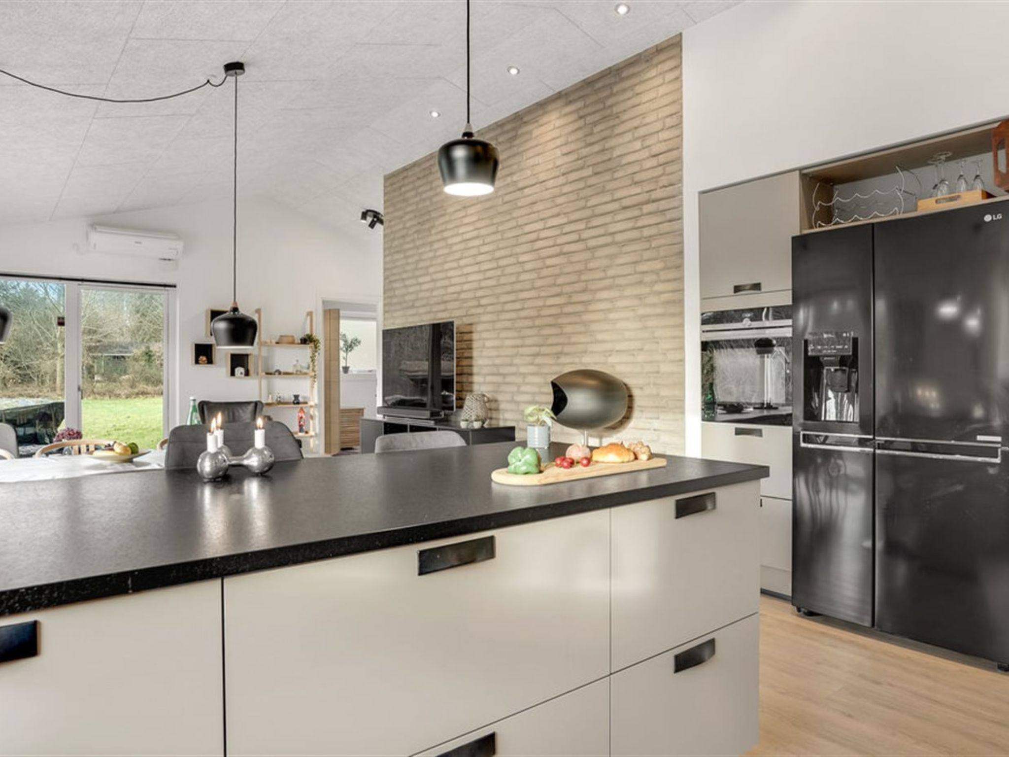 "Muriel" - 1.6km from the sea-Binnen