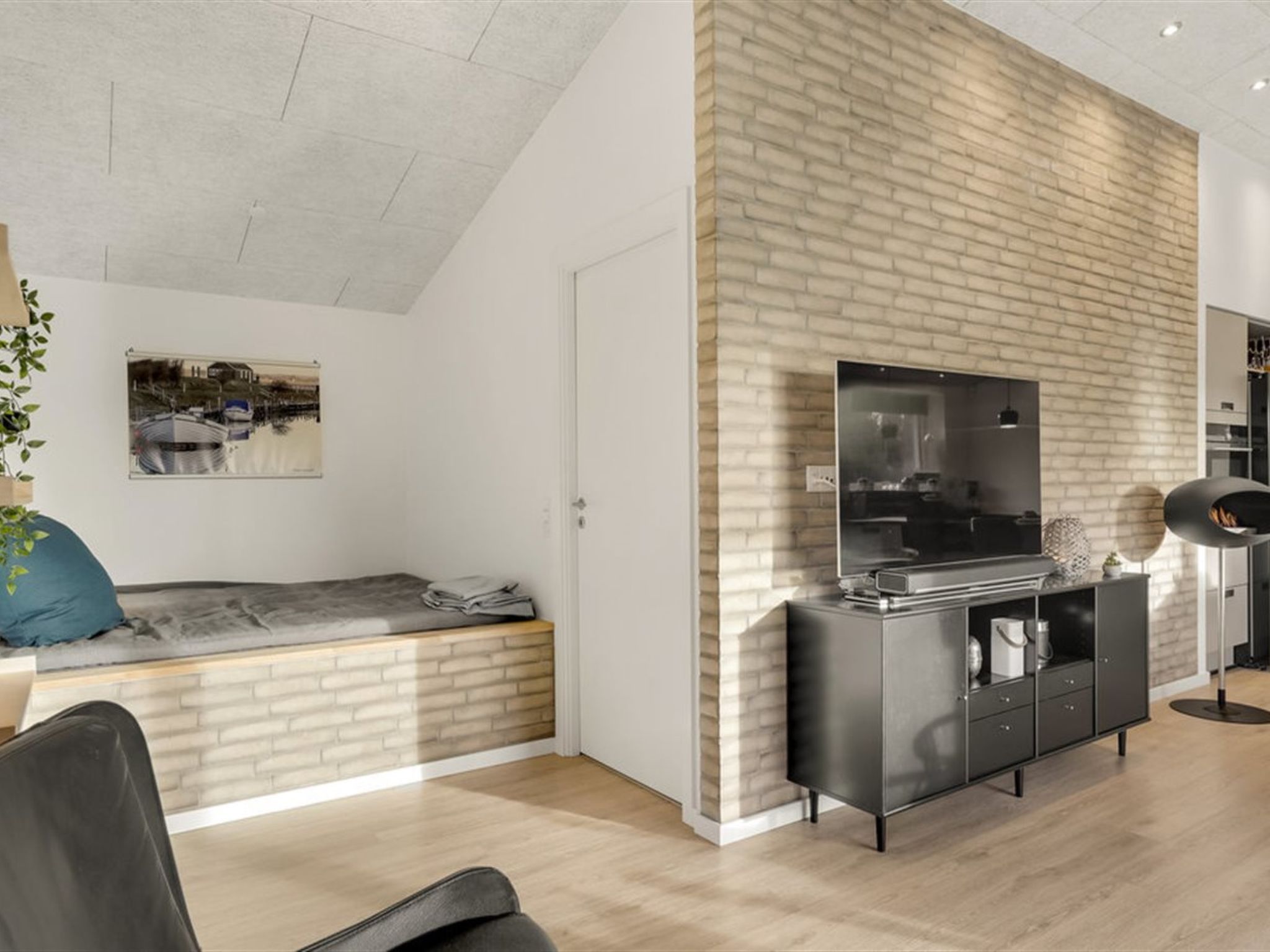 "Muriel" - 1.6km from the sea-Binnen