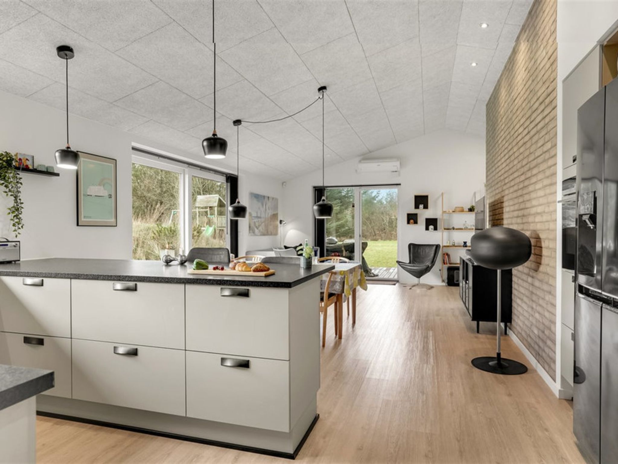 "Muriel" - 1.6km from the sea-Binnen