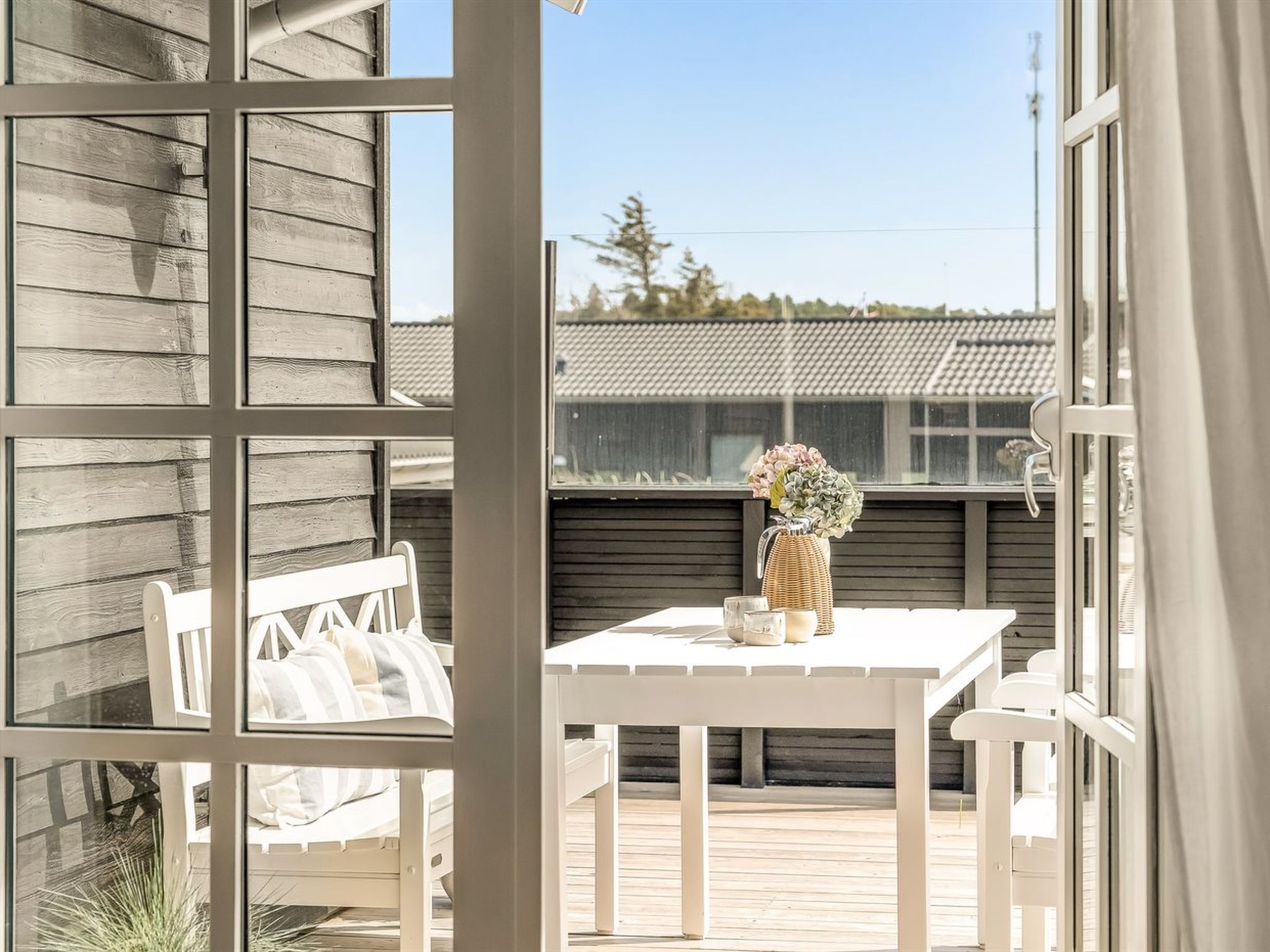 "Fridhild" - 450m from the sea - Outside