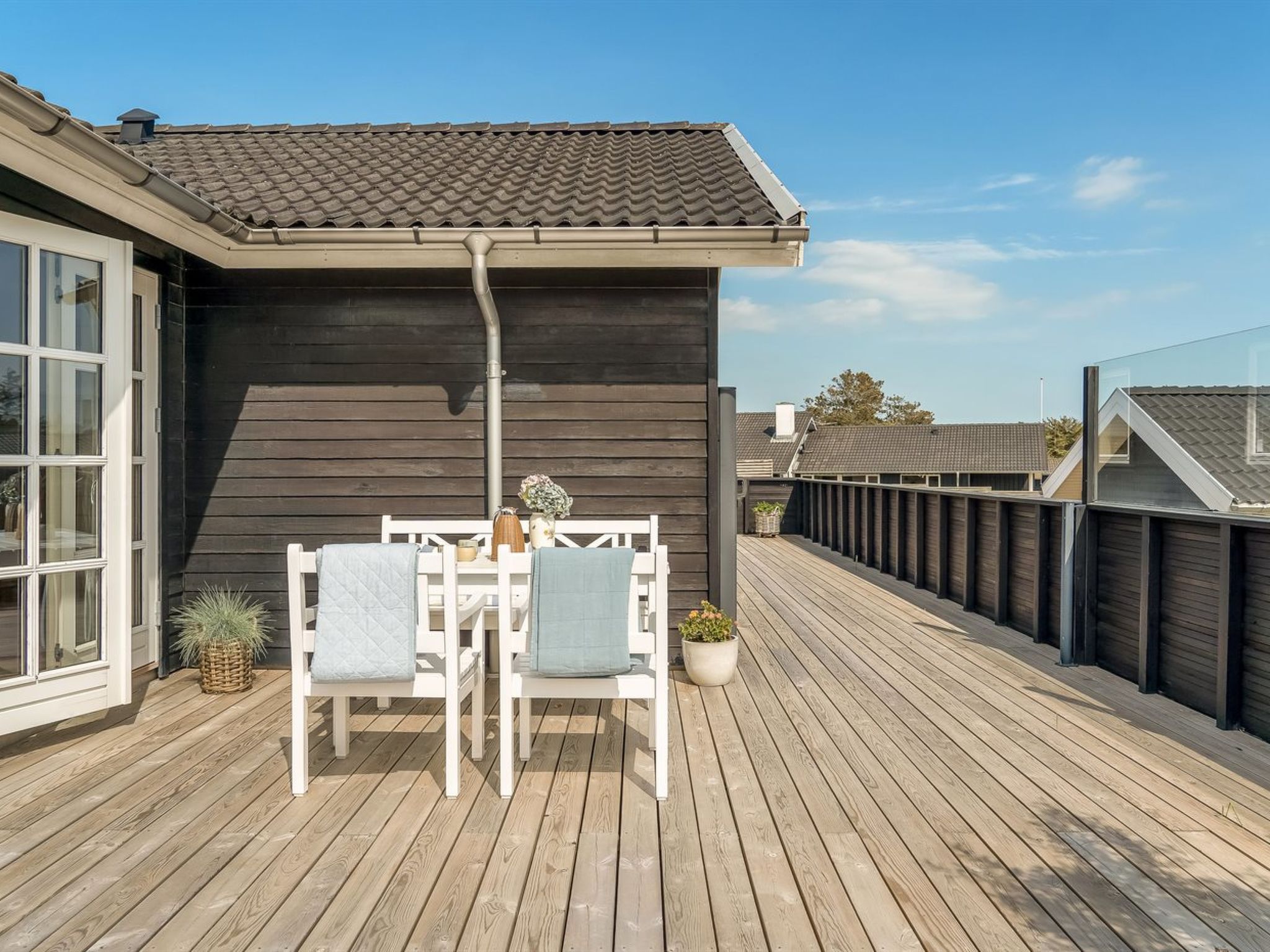 "Fridhild" - 450m from the sea - Outside