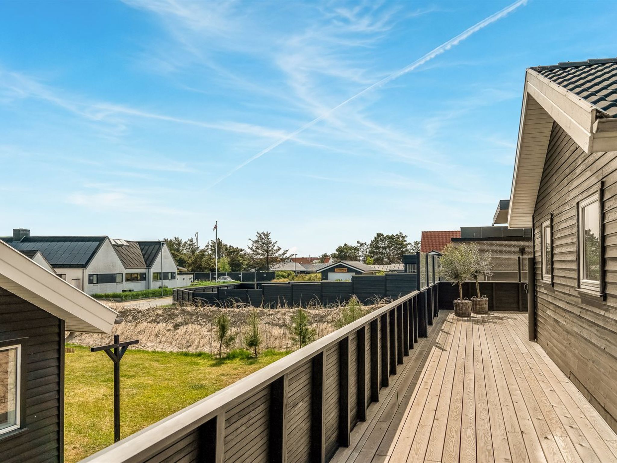 "Fridhild" - 450m from the sea - Outside