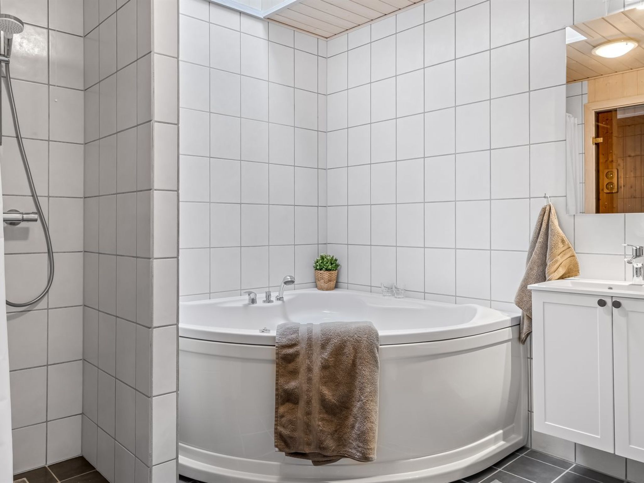 "Fridhild" - 450m from the sea