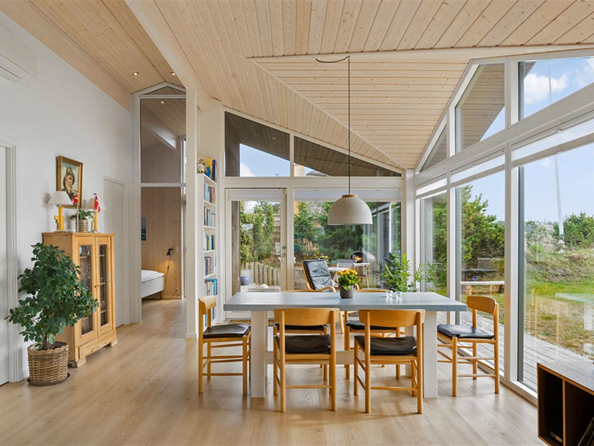 Photo of "Minka" - 500m from the sea