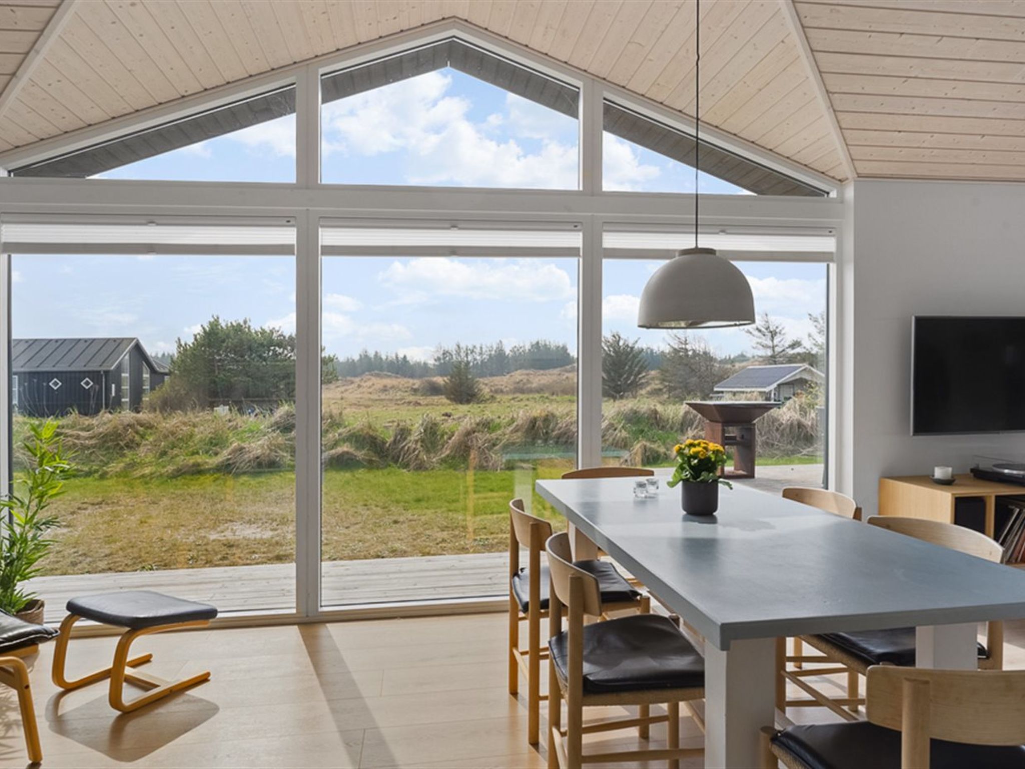 "Minka" - 500m from the sea - Binnen