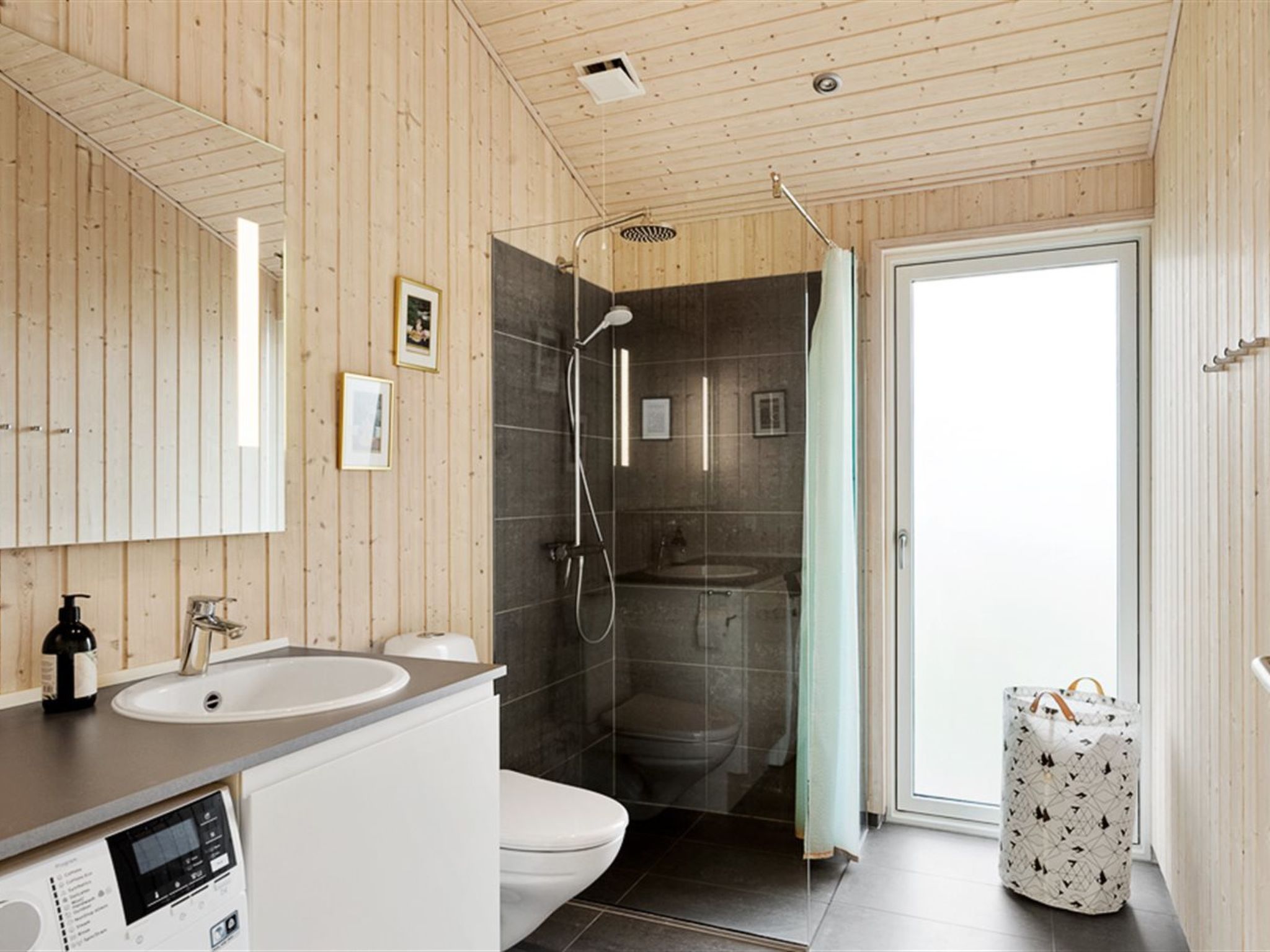 "Minka" - 500m from the sea - Binnen