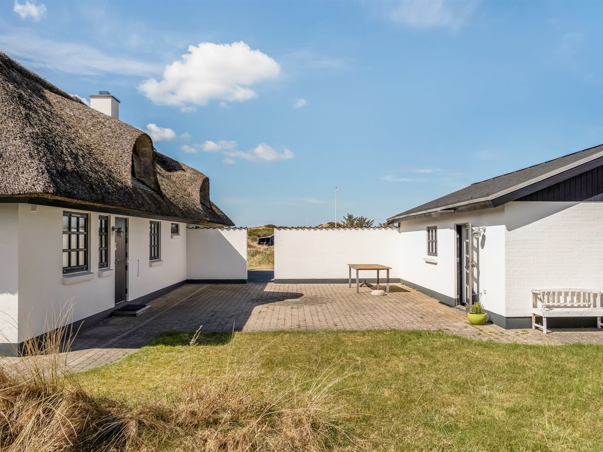 "Dorit" - 450m from the sea - Buiten