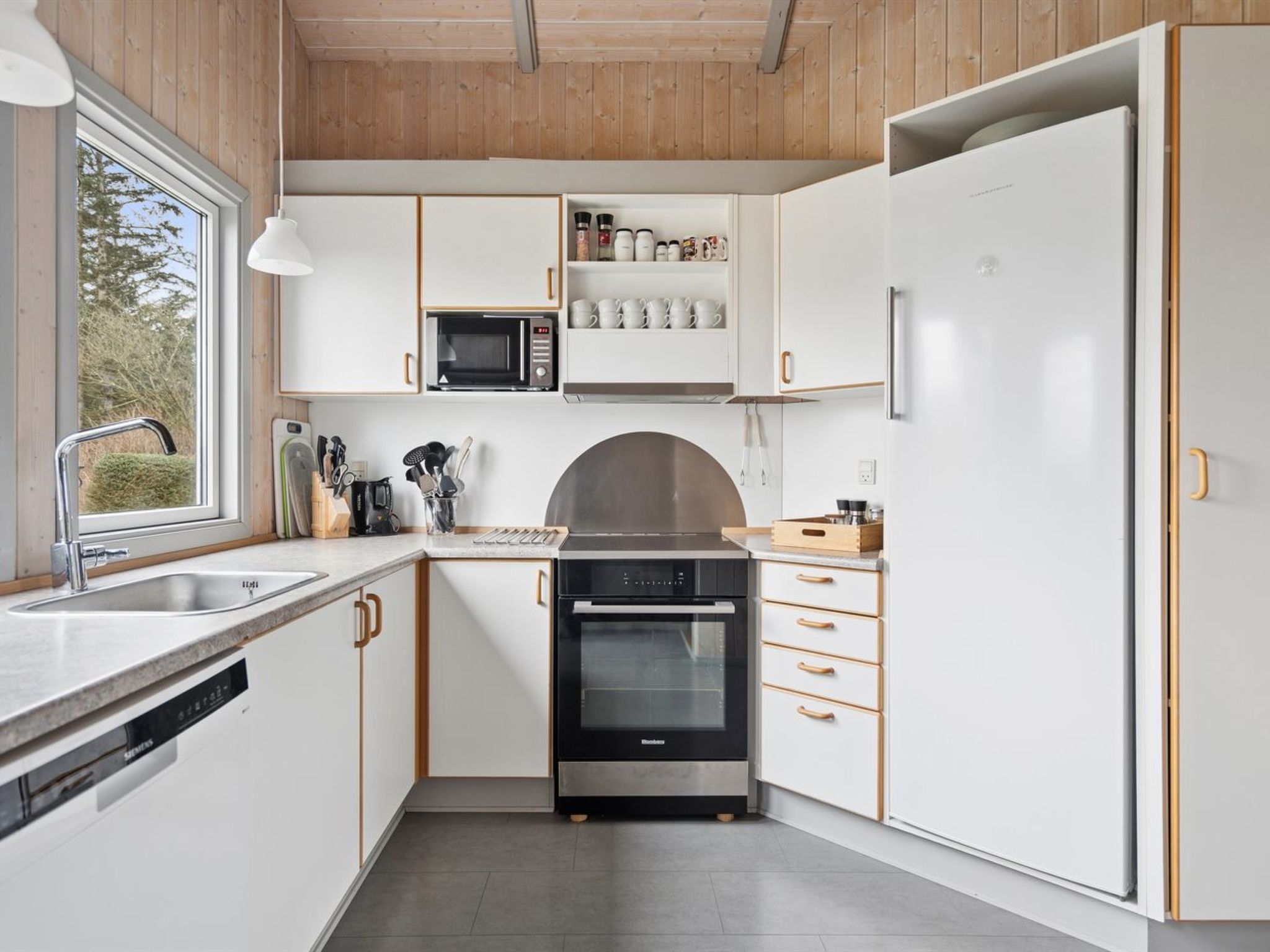 "Algeth" - 2.5km from the sea - Binnen
