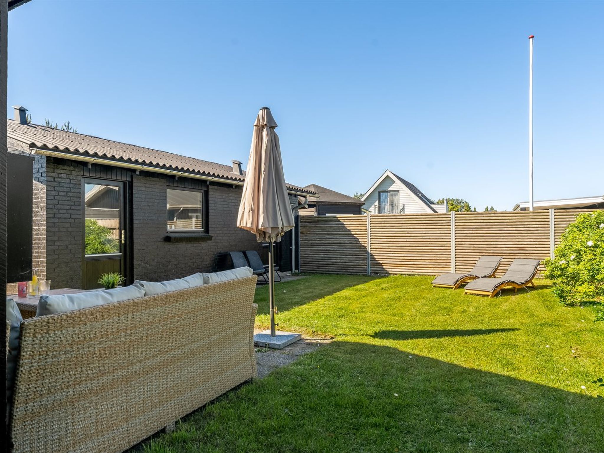 "Ensio" - 750m from the sea - Buiten