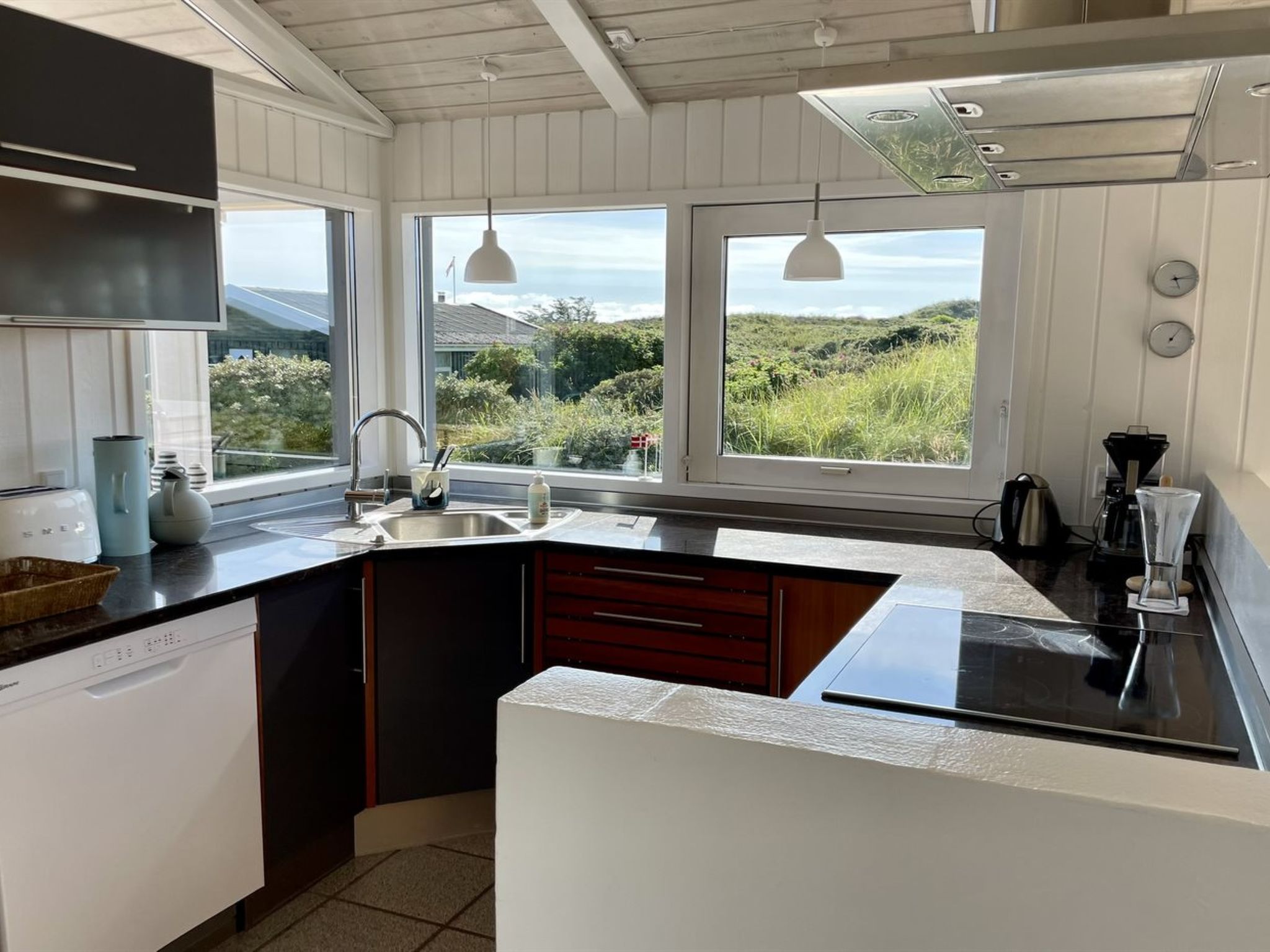 "Annaliese" - 175m from the sea-Binnen