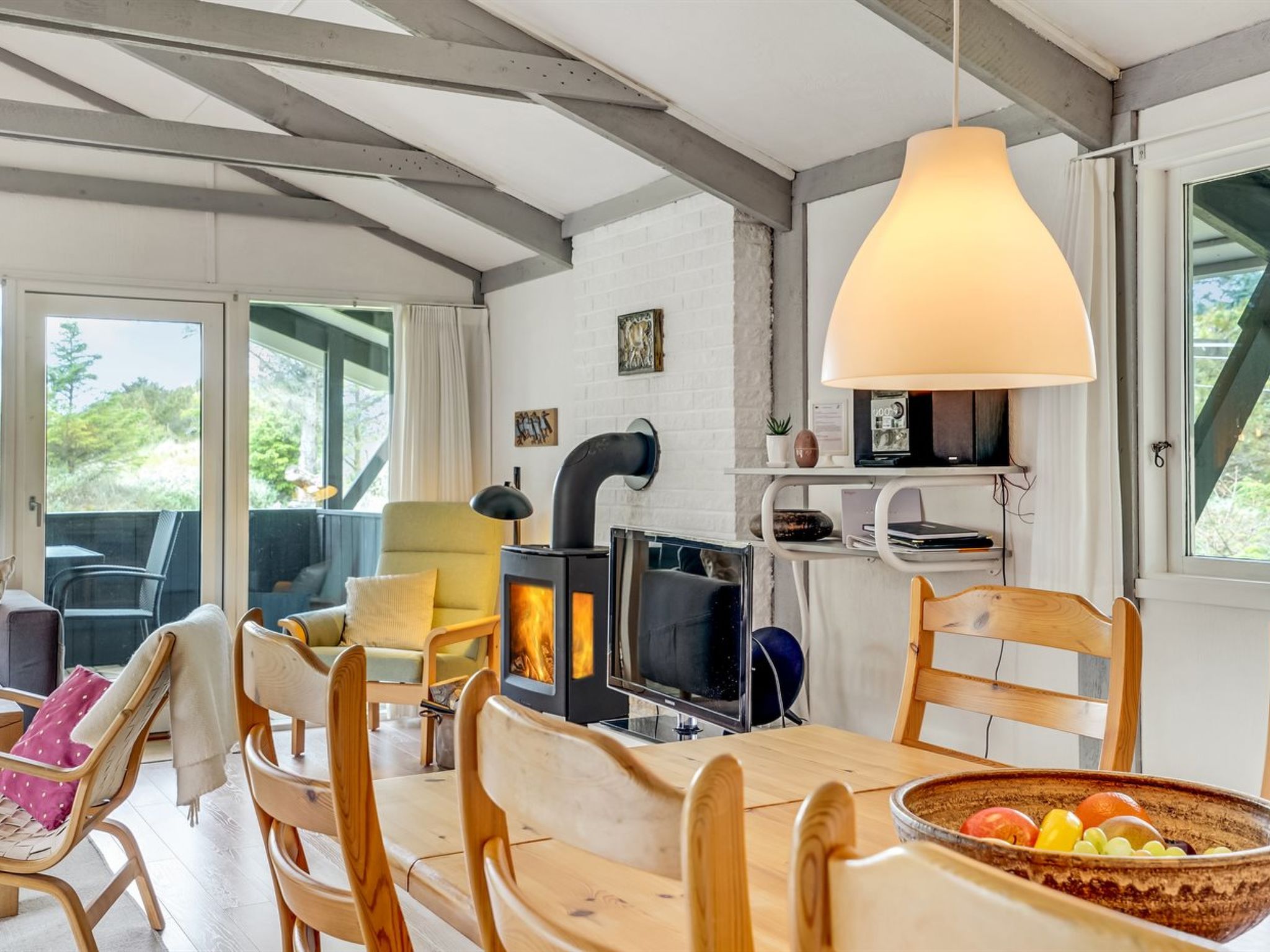 "Eivy" - 1km from the sea - Binnen