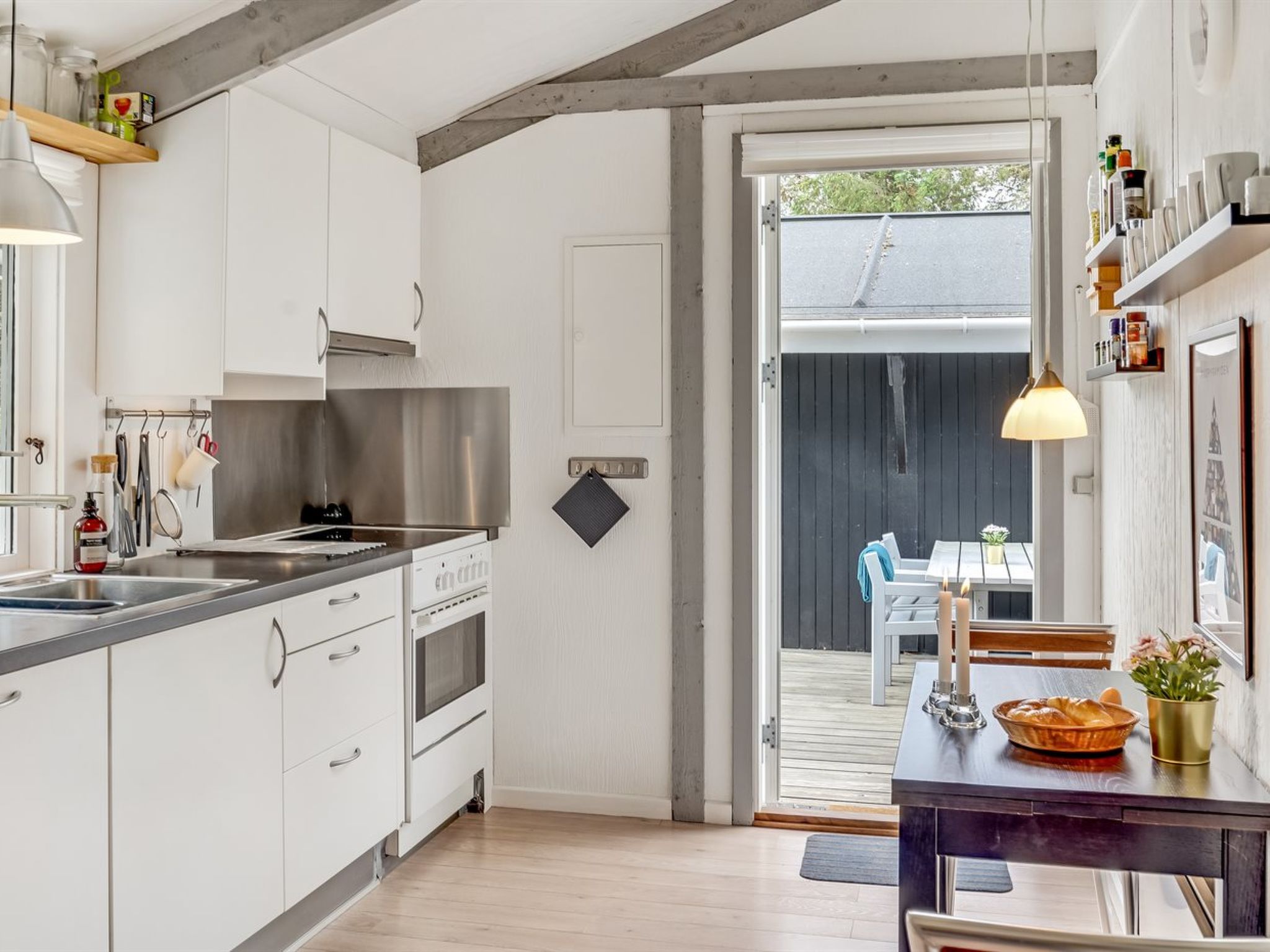 "Eivy" - 1km from the sea - Binnen