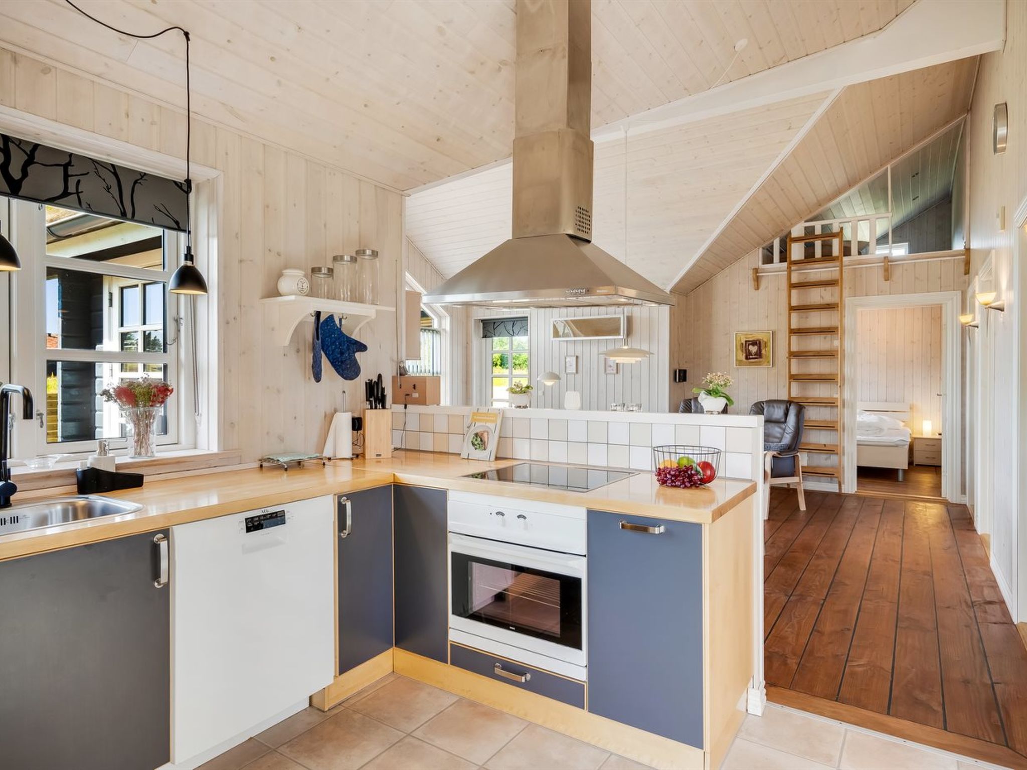 "Annemie" - 1.8km from the sea-Binnen
