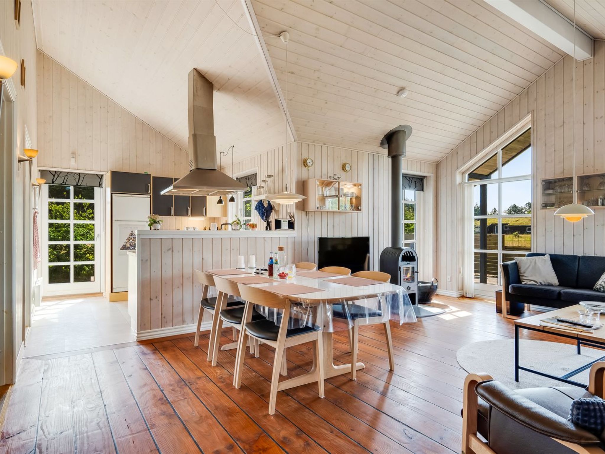 "Annemie" - 1.8km from the sea - Binnen