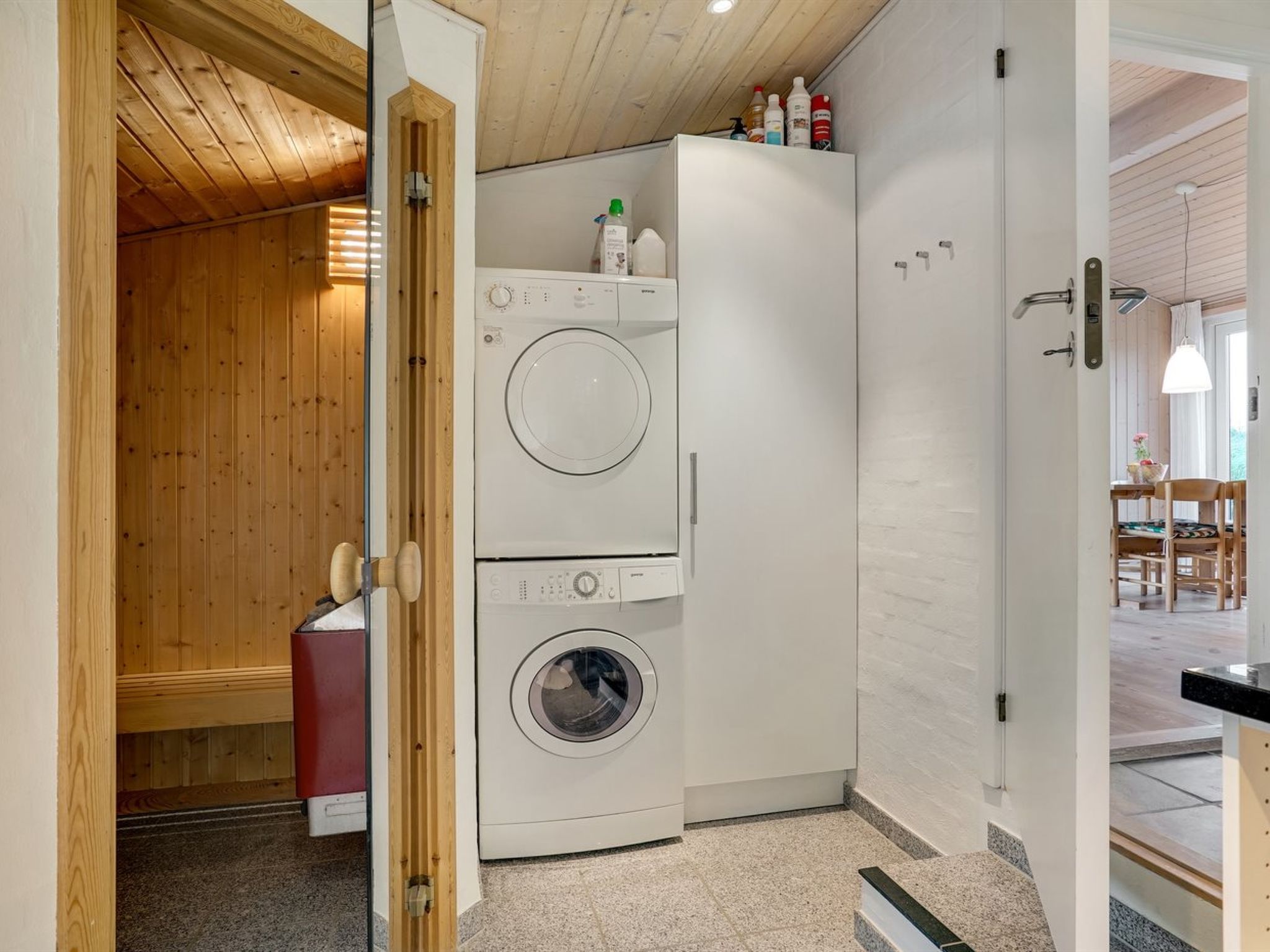 "Josten" - 500m from the sea - Binnen