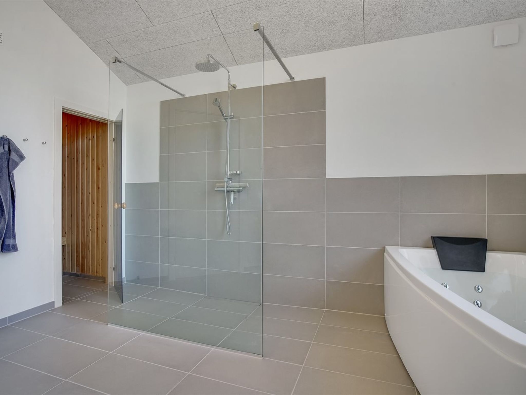 "Bentine" - 1.6km from the sea - Binnen