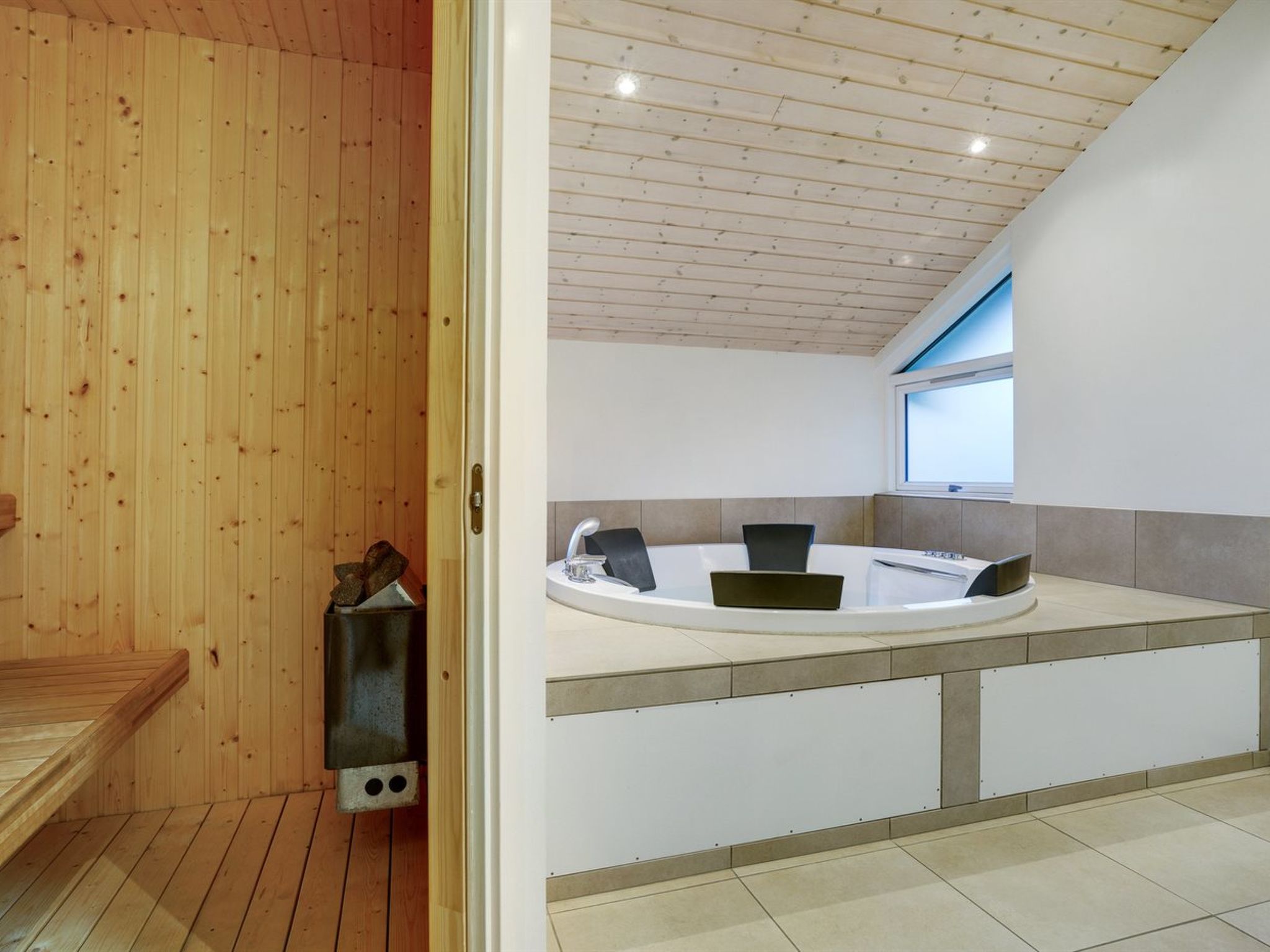"Ricus" - 1.8km from the sea - Binnen