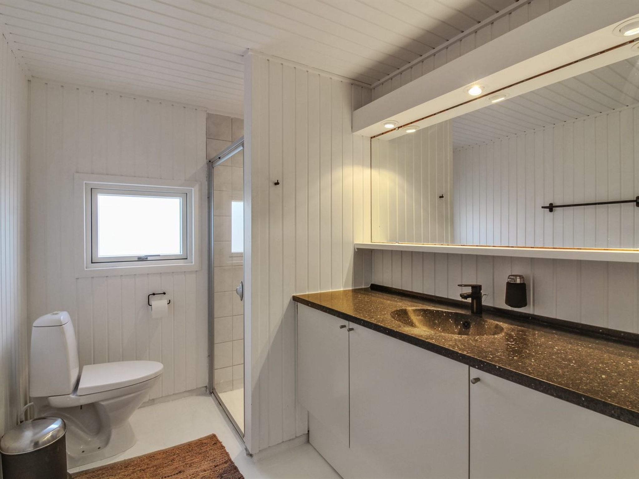 "Rutha" - 45m from the sea-Binnen