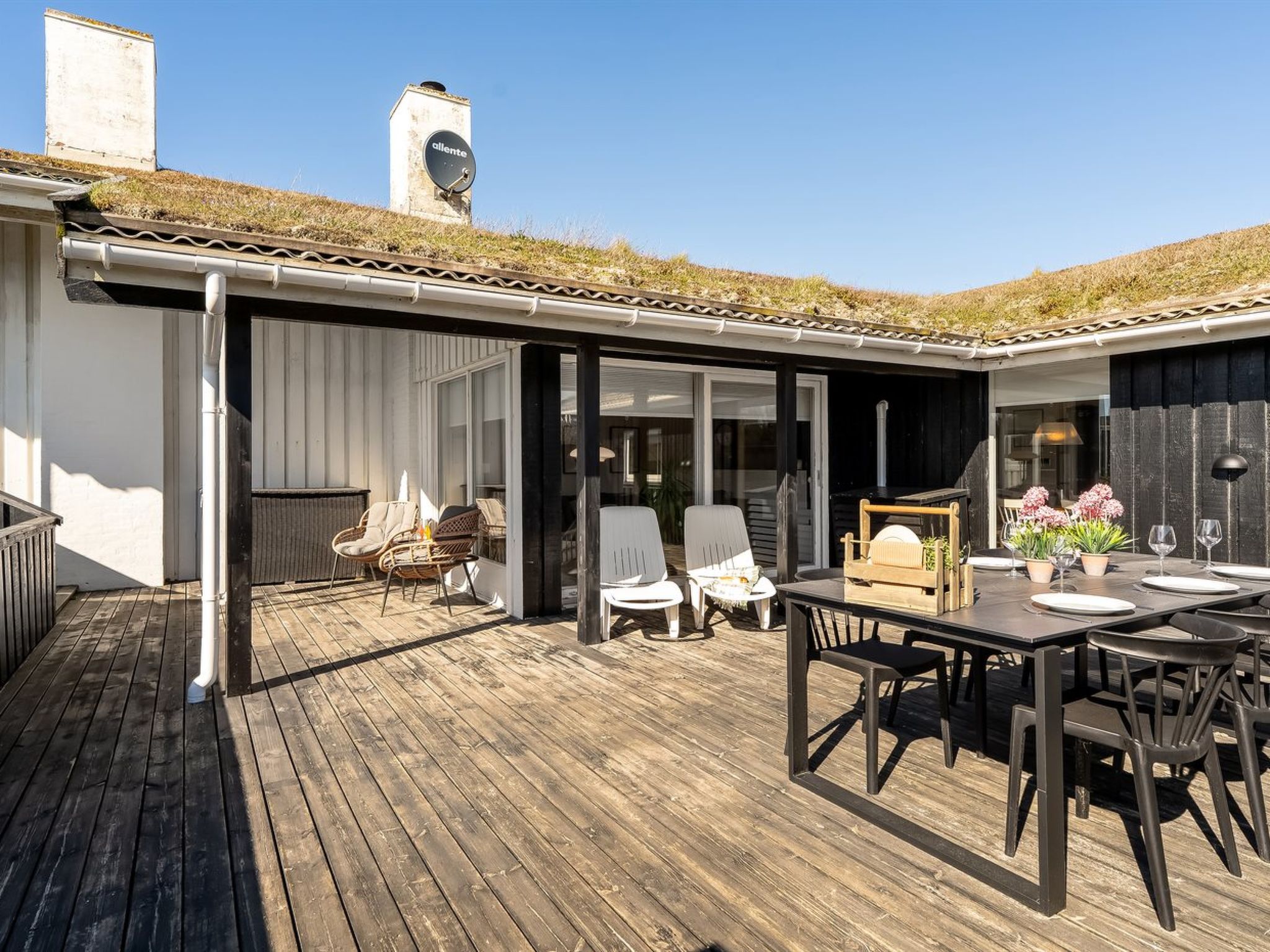 "Rutha" - 45m from the sea - Buiten