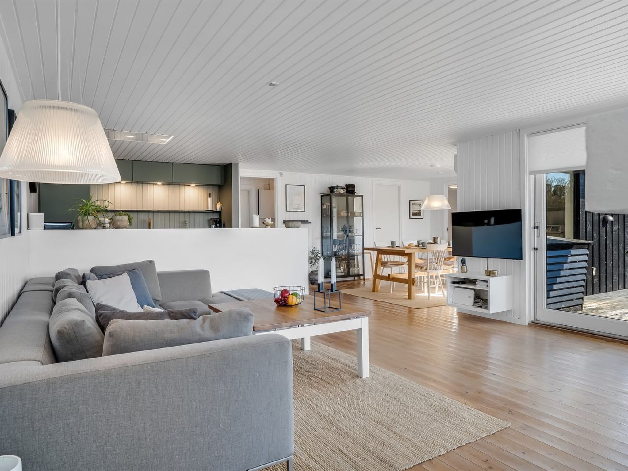 "Rutha" - 45m from the sea - Binnen