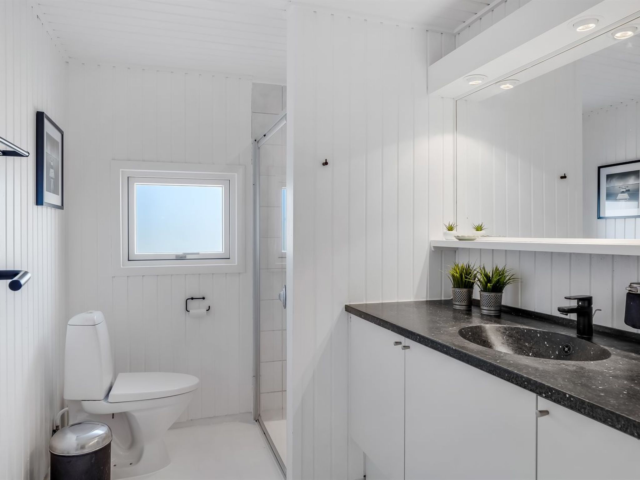 "Rutha" - 45m from the sea - Binnen