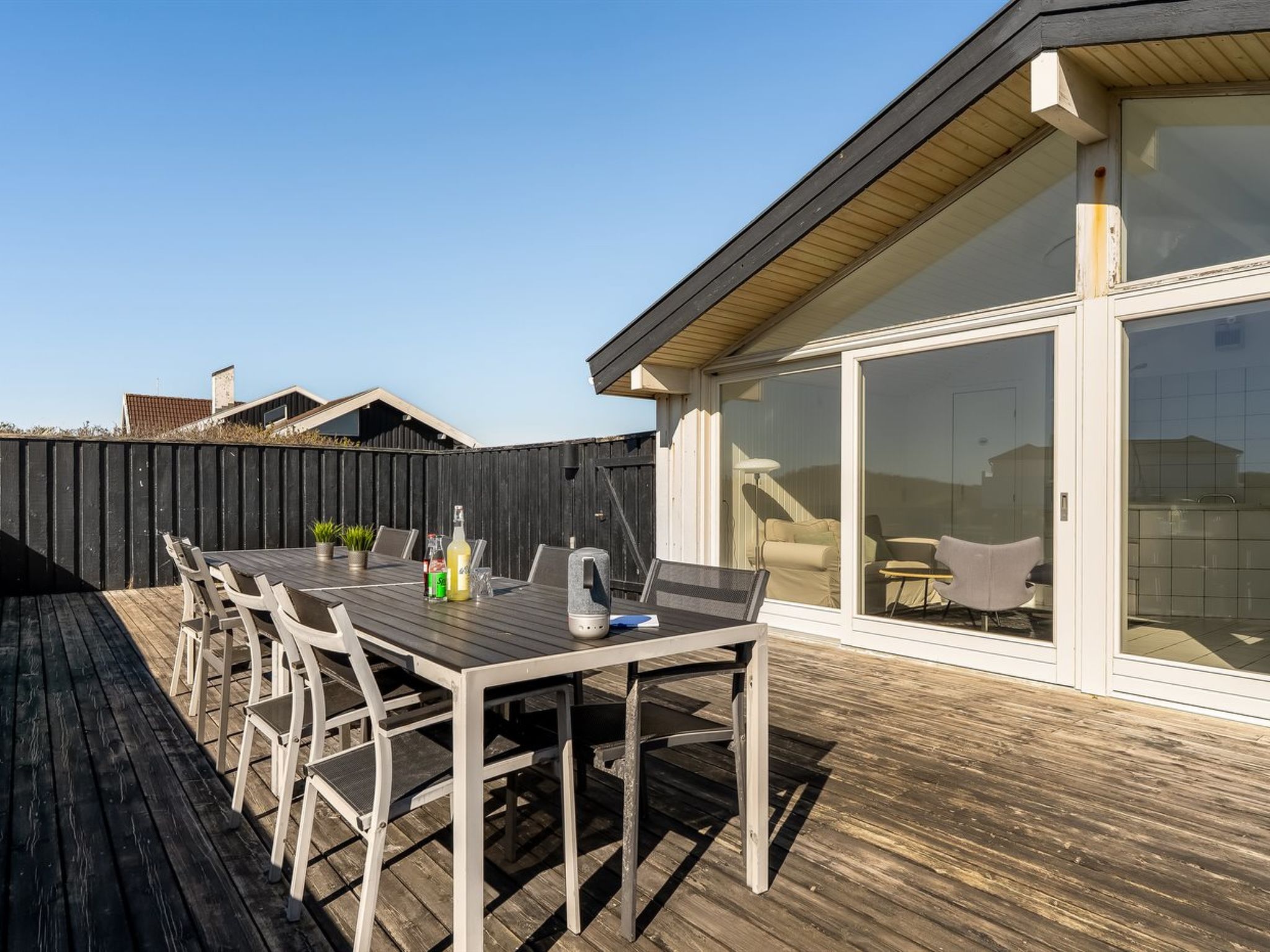 "Rutha" - 45m from the sea - Buiten
