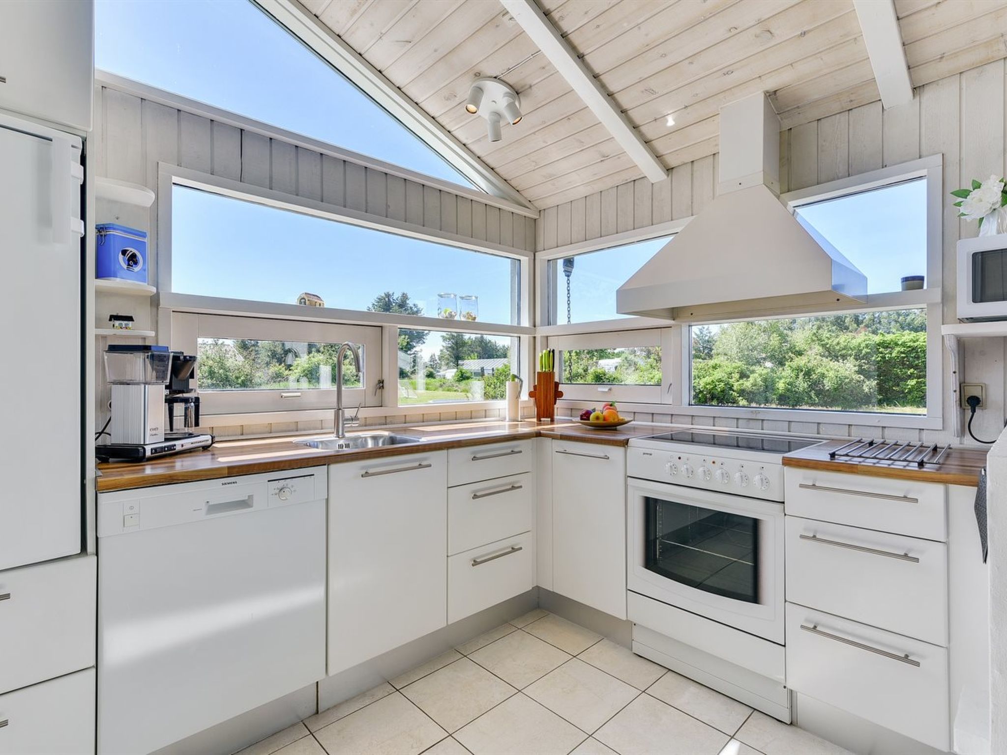 "Immi" - 1.5km from the sea