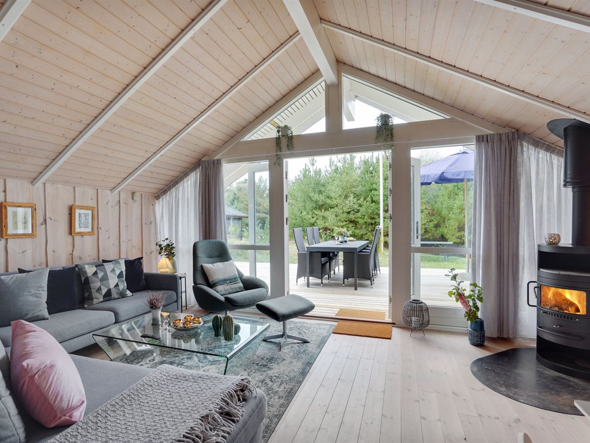 "Varpu" - 1.6km from the sea - Binnen