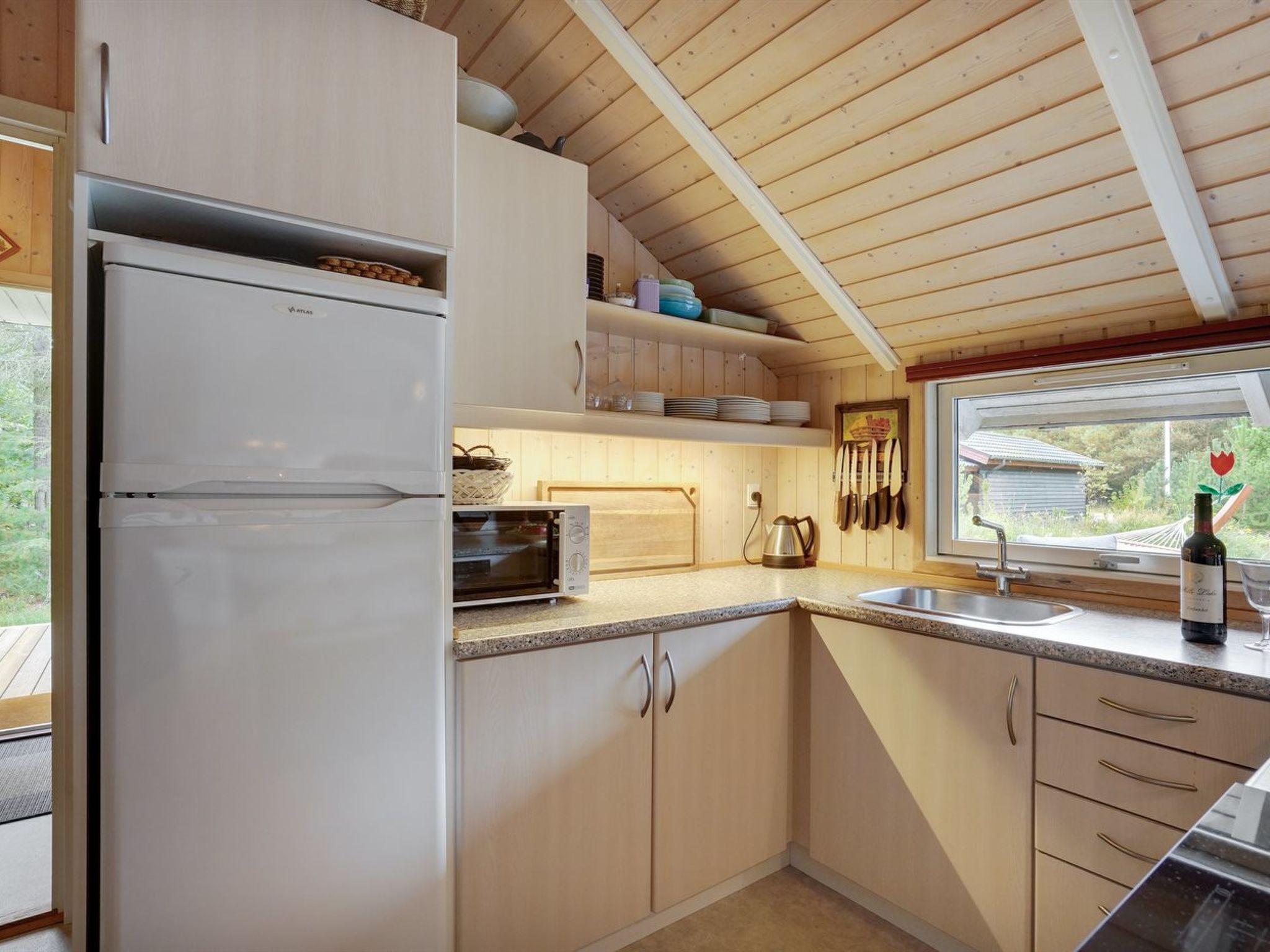 "Varpu" - 1.6km from the sea - Binnen