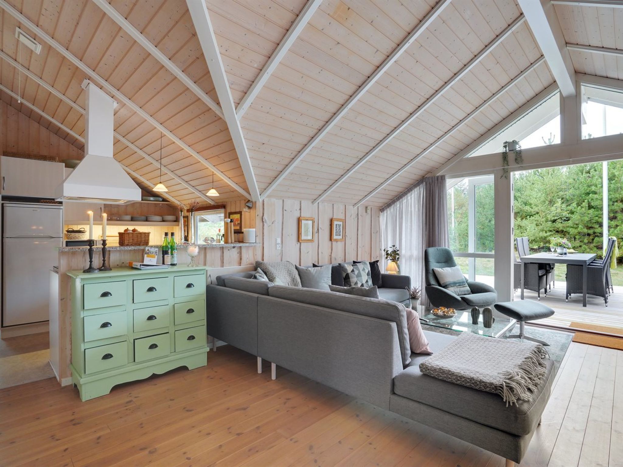 "Varpu" - 1.6km from the sea - Binnen