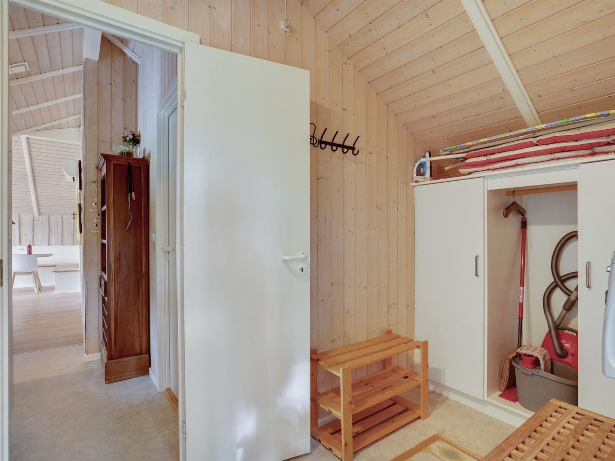 "Varpu" - 1.6km from the sea - Binnen