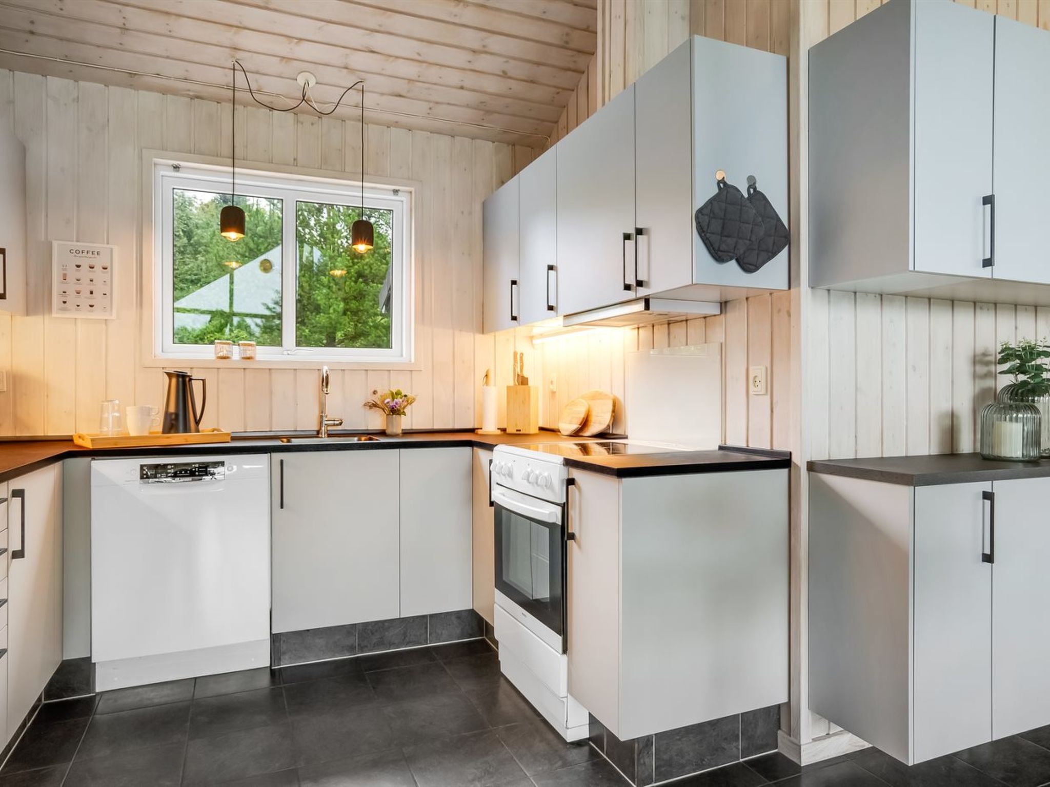 "Nayati" - 2km from the sea-Inside