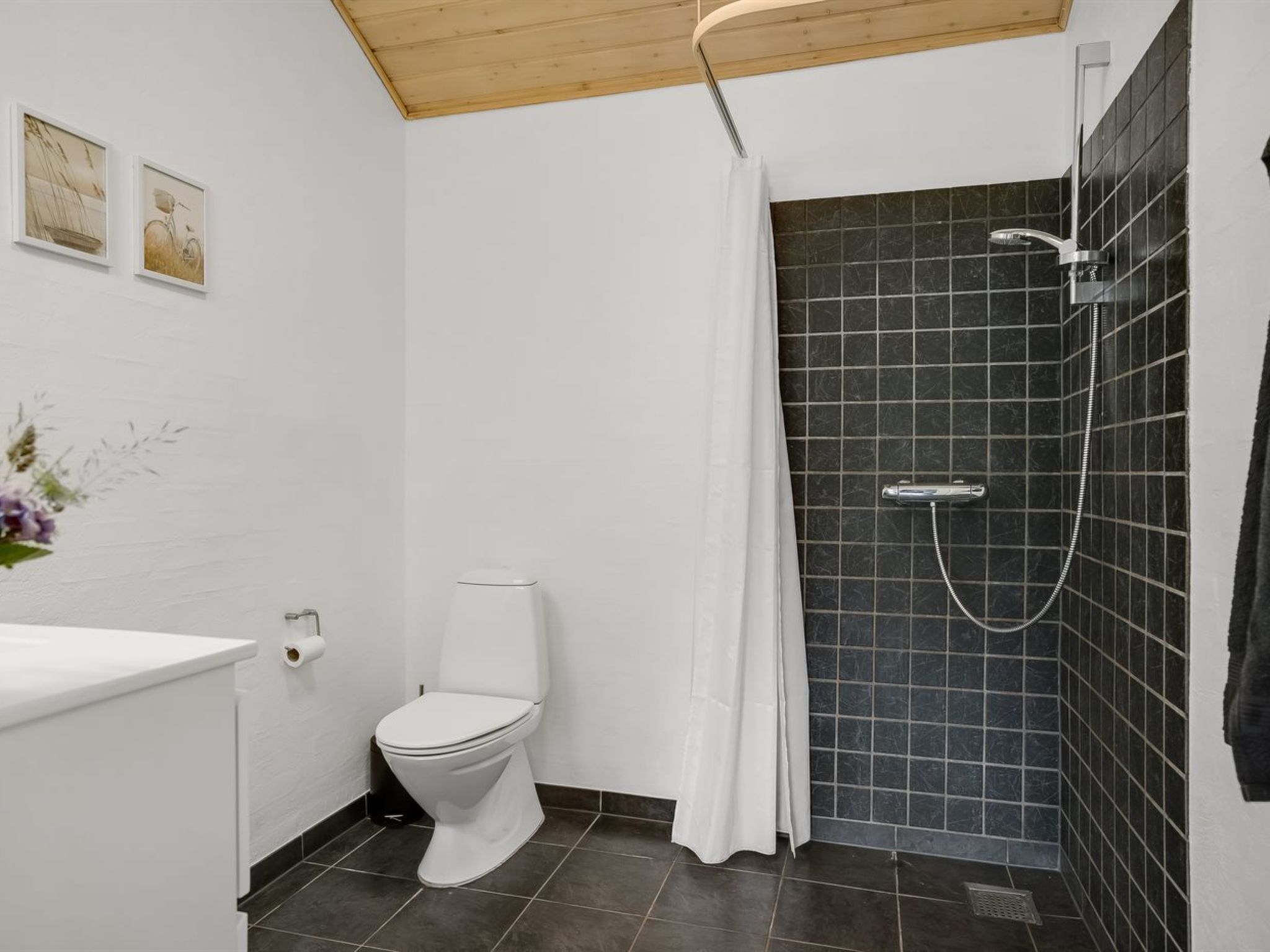 "Nayati" - 2km from the sea-Inside