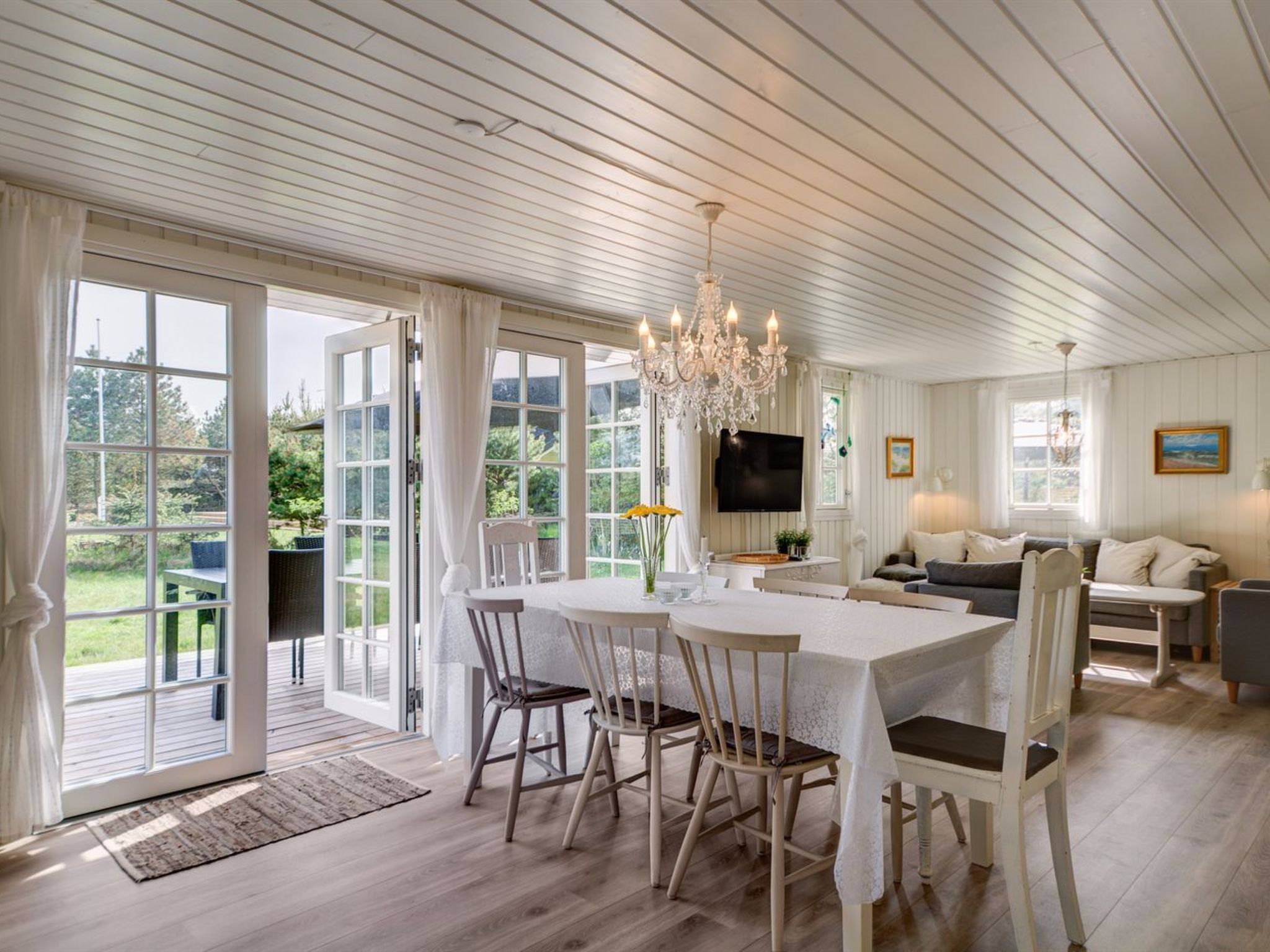 "Maunu" - 1.2km from the sea — Living Room (5 of 20)