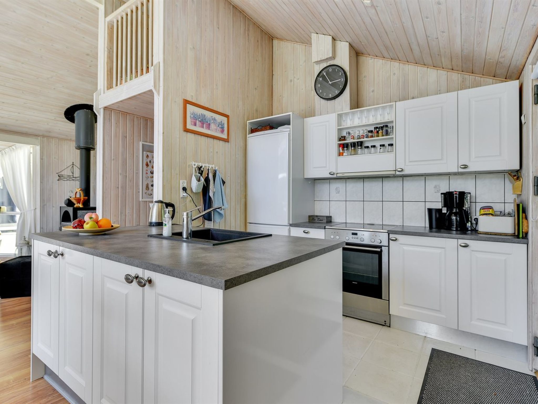 "Gustina" - 1.2km from the sea-Binnen