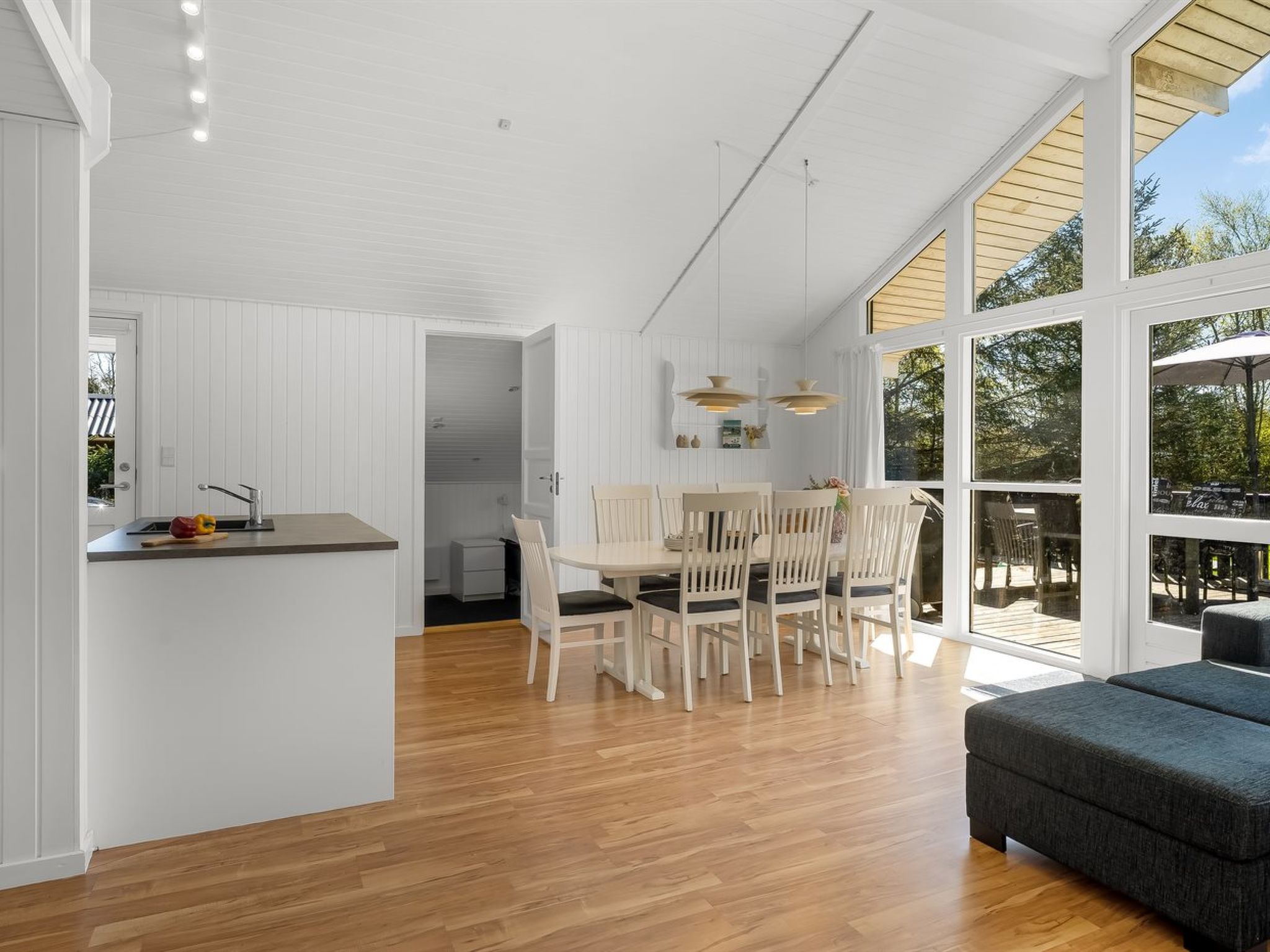 "Gustina" - 1.2km from the sea - Binnen