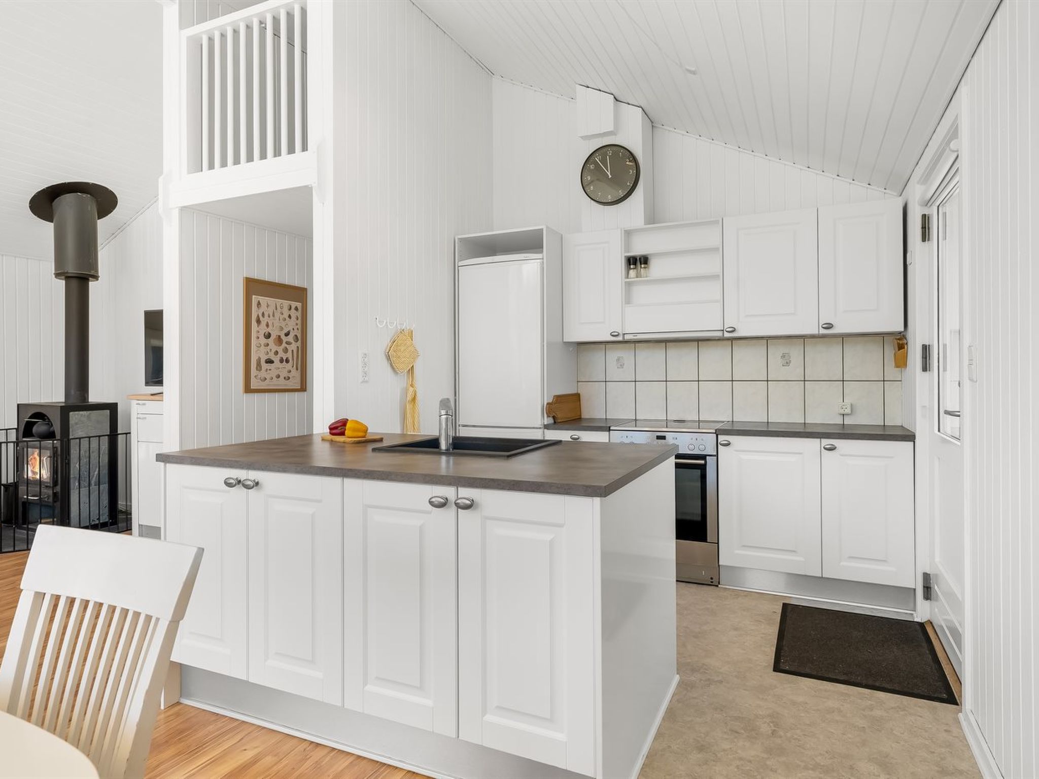 "Gustina" - 1.2km from the sea - Binnen