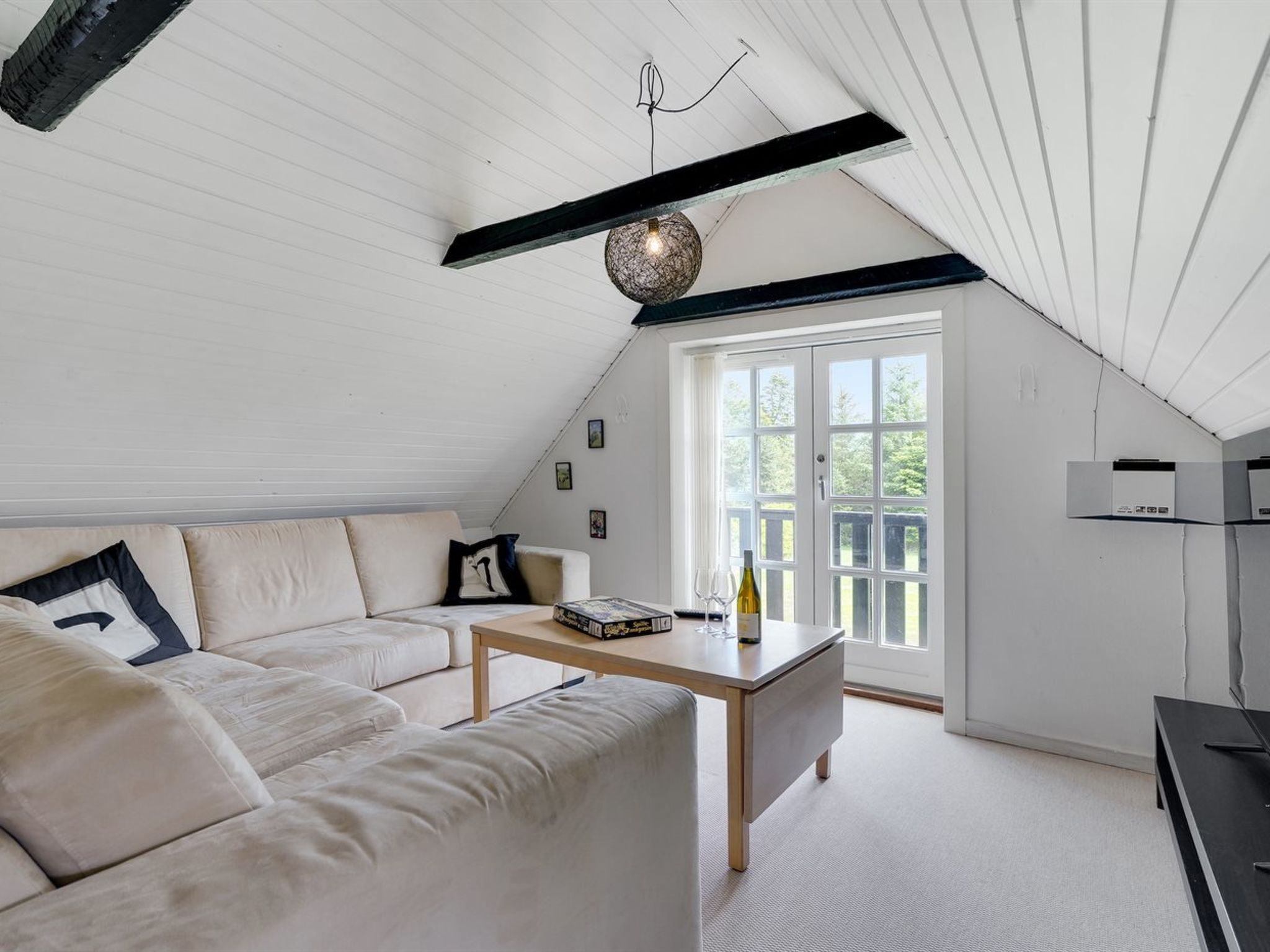 "Iben" - 2.3km from the sea