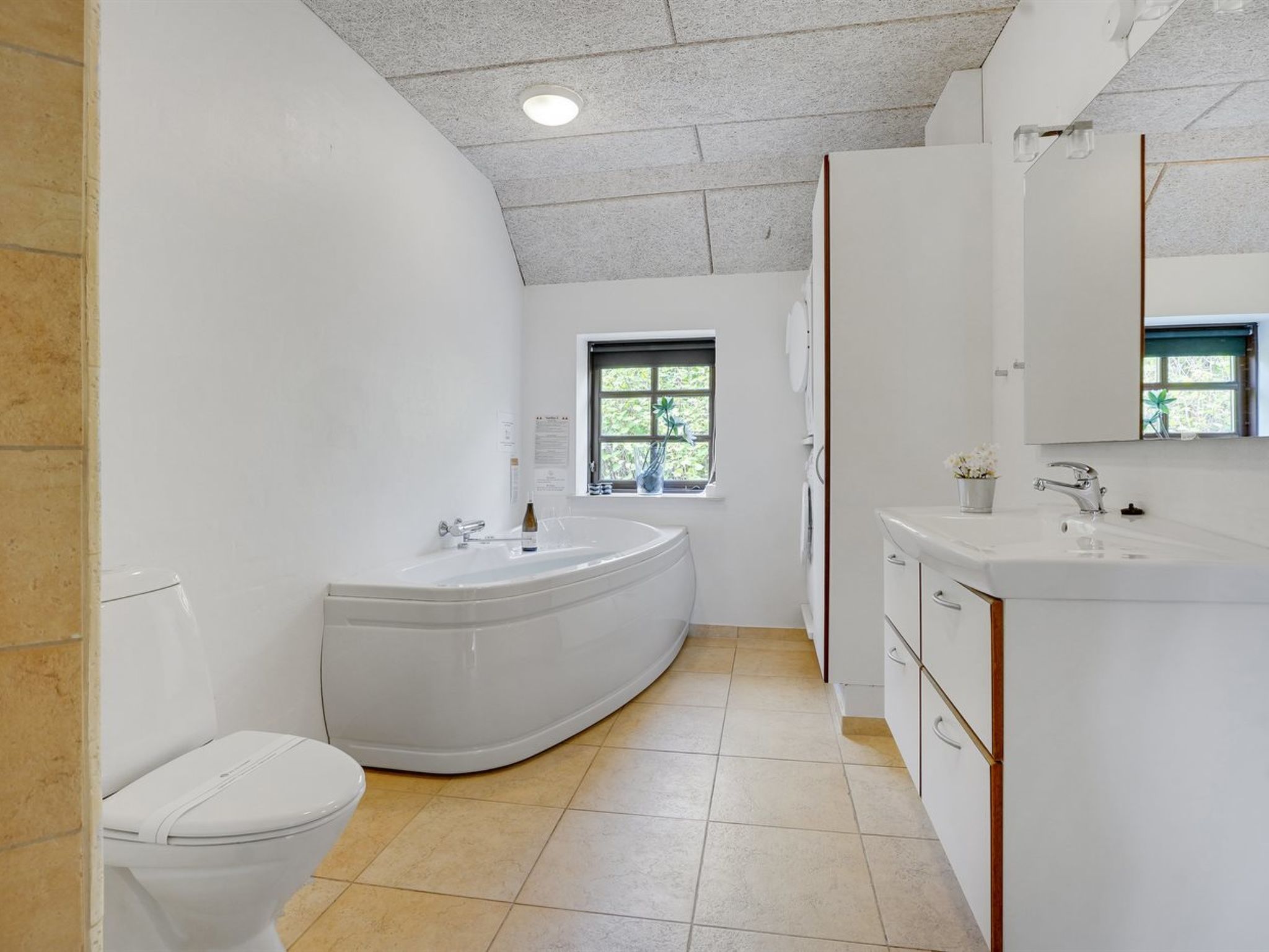 "Iben" - 2.3km from the sea - Inside