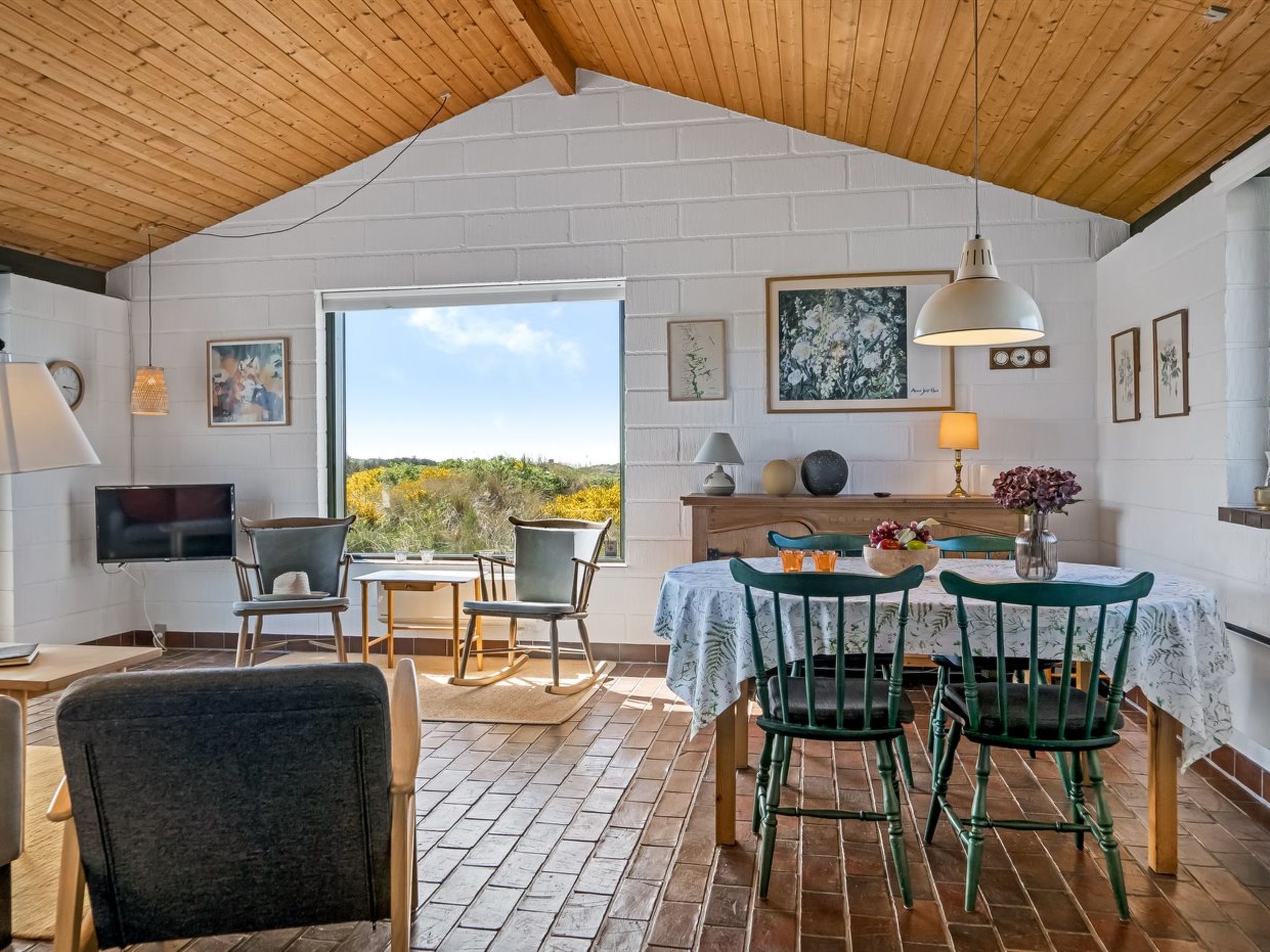"Ehawee" - 350m from the sea