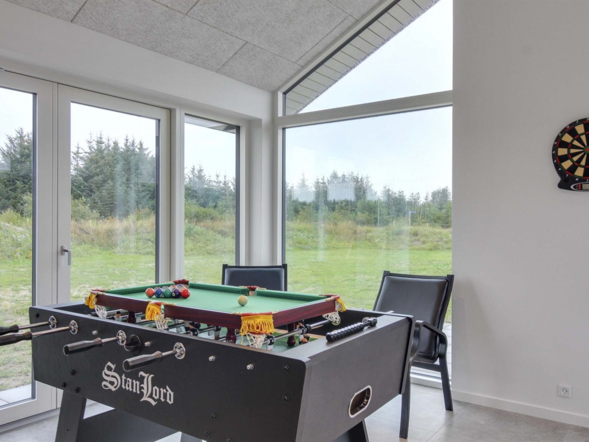 "Fredrika" - 1.5km from the sea - Binnen