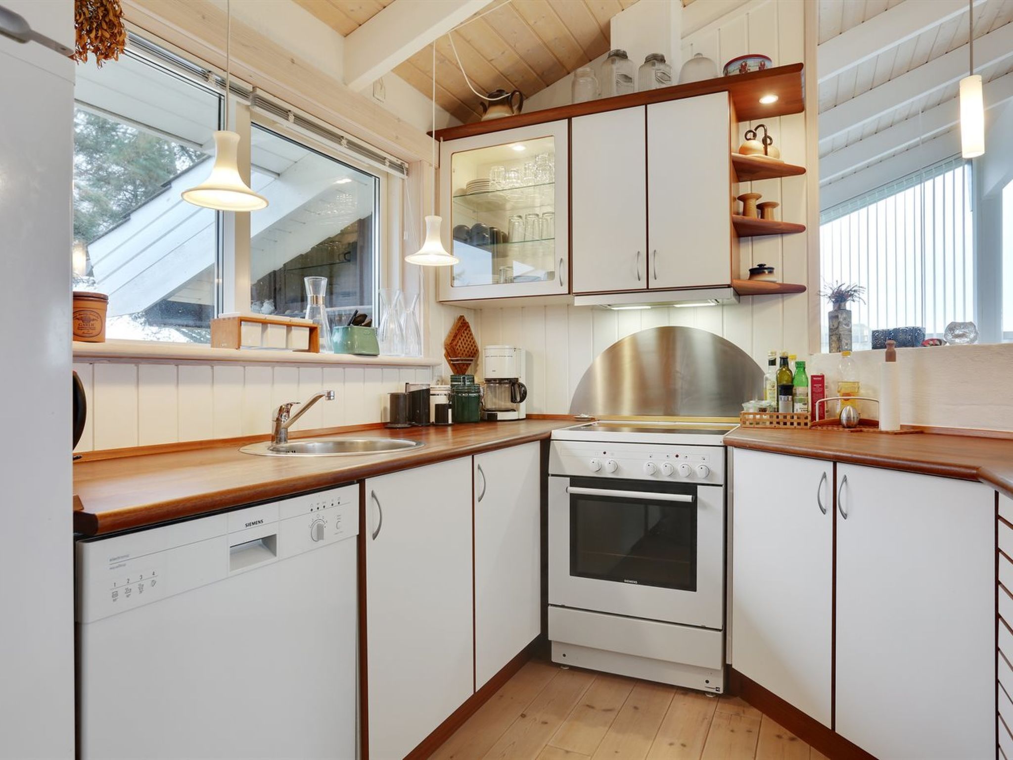 "Lennja" - 300m from the sea - Binnen