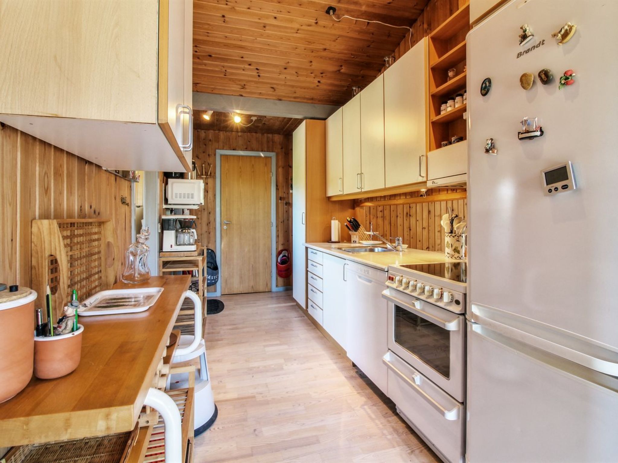 "Gerasim" - 1km from the sea - Binnen