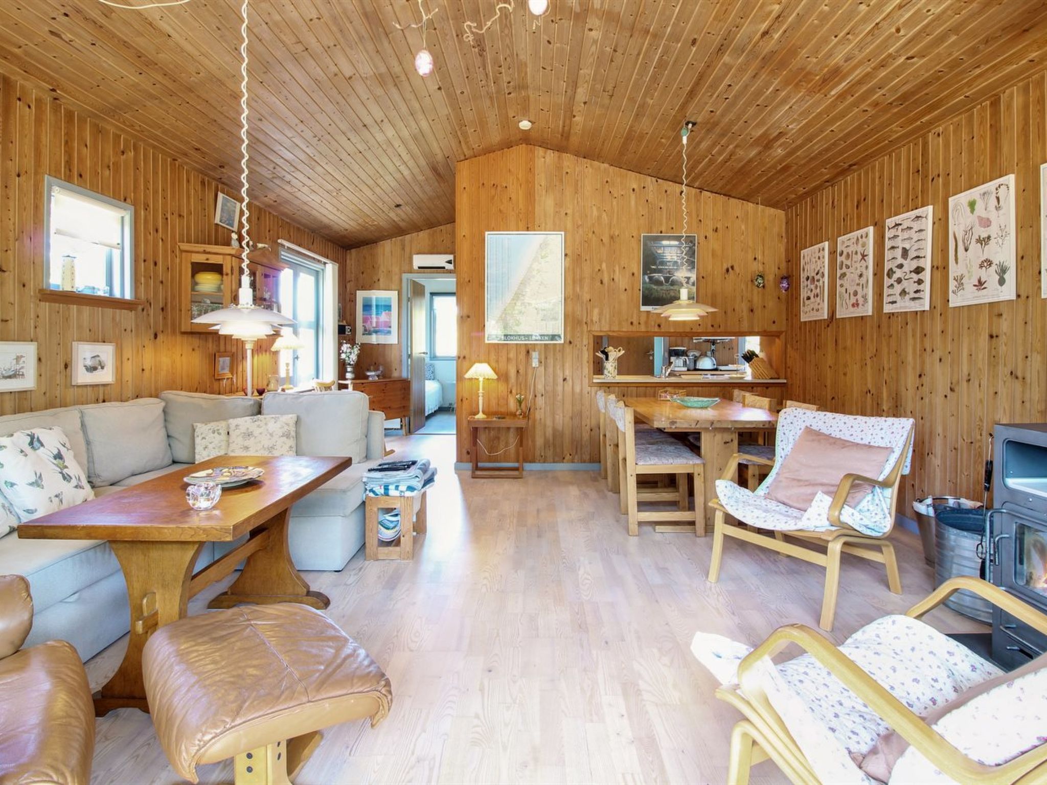 "Gerasim" - 1km from the sea - Binnen