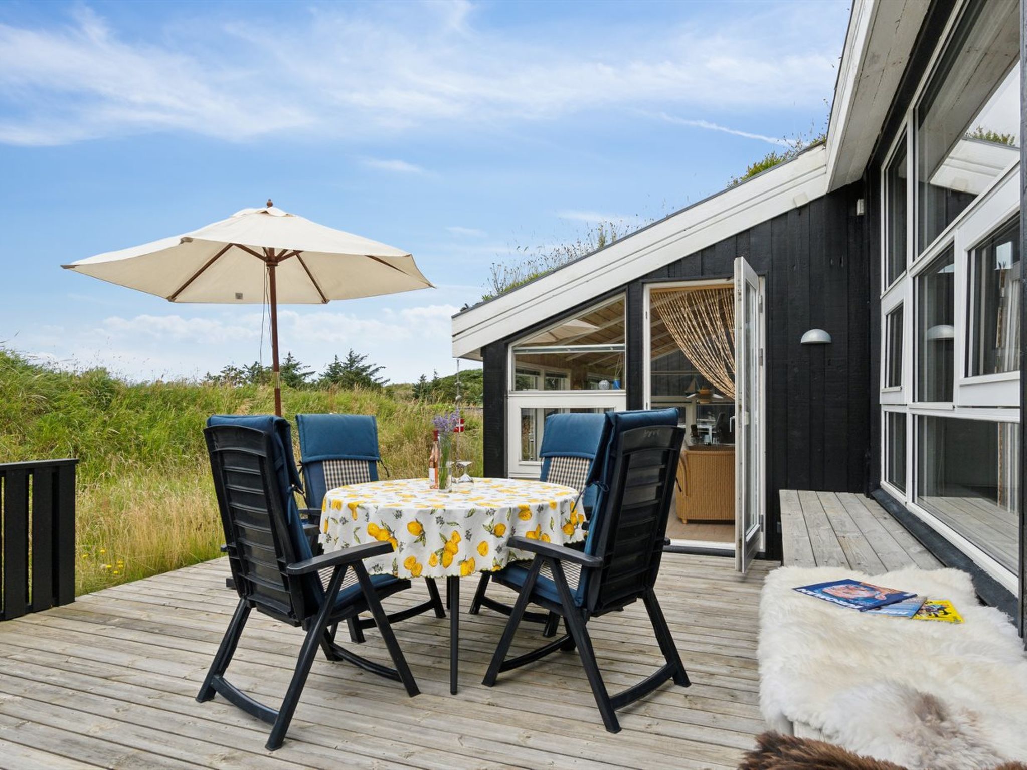 "Hrefna" - 500m from the sea - Buiten