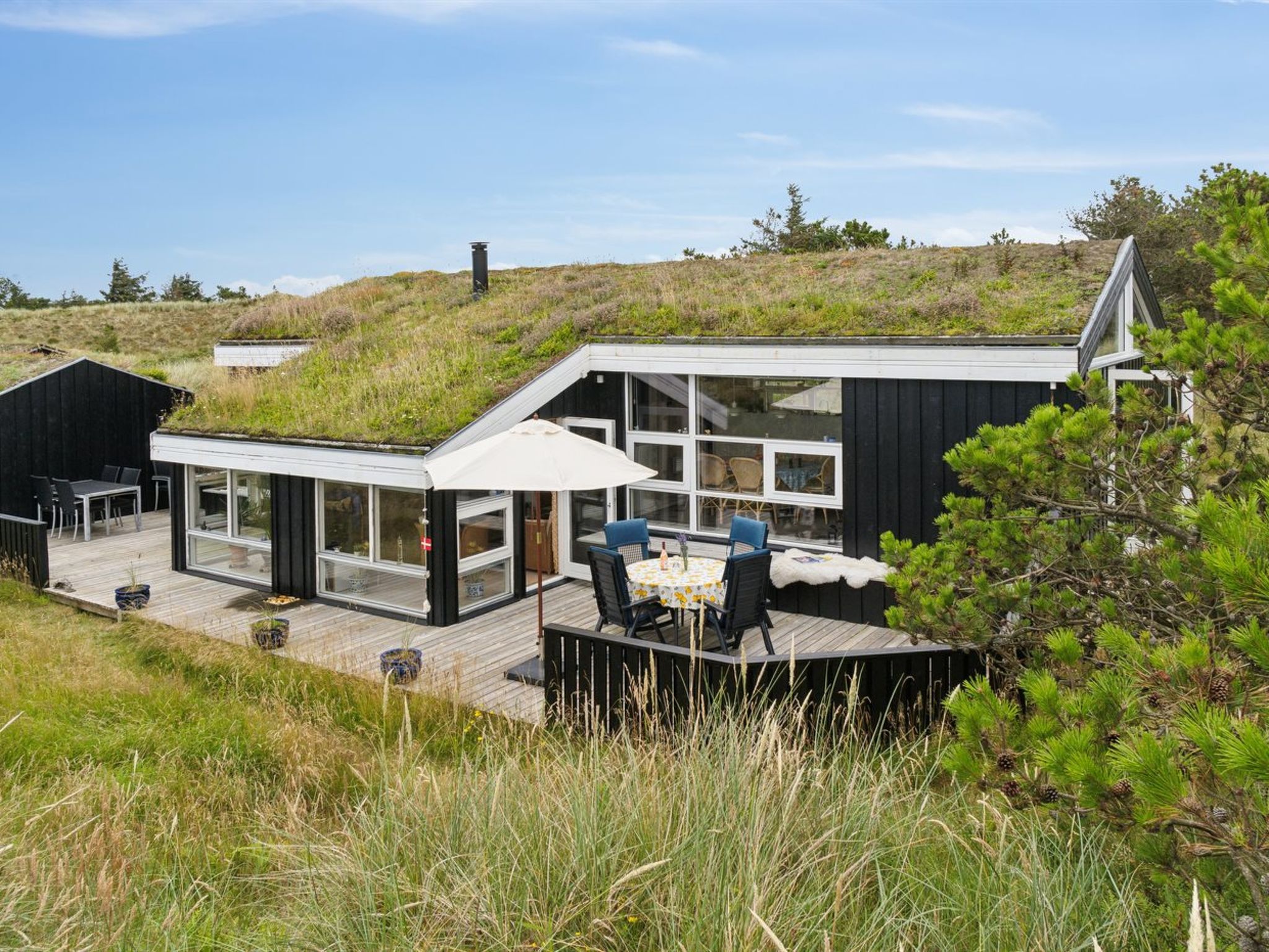 "Hrefna" - 500m from the sea - Buiten
