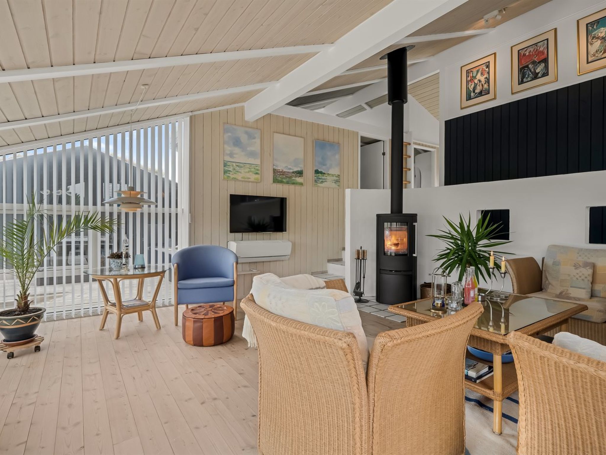 "Hrefna" - 500m from the sea - Binnen