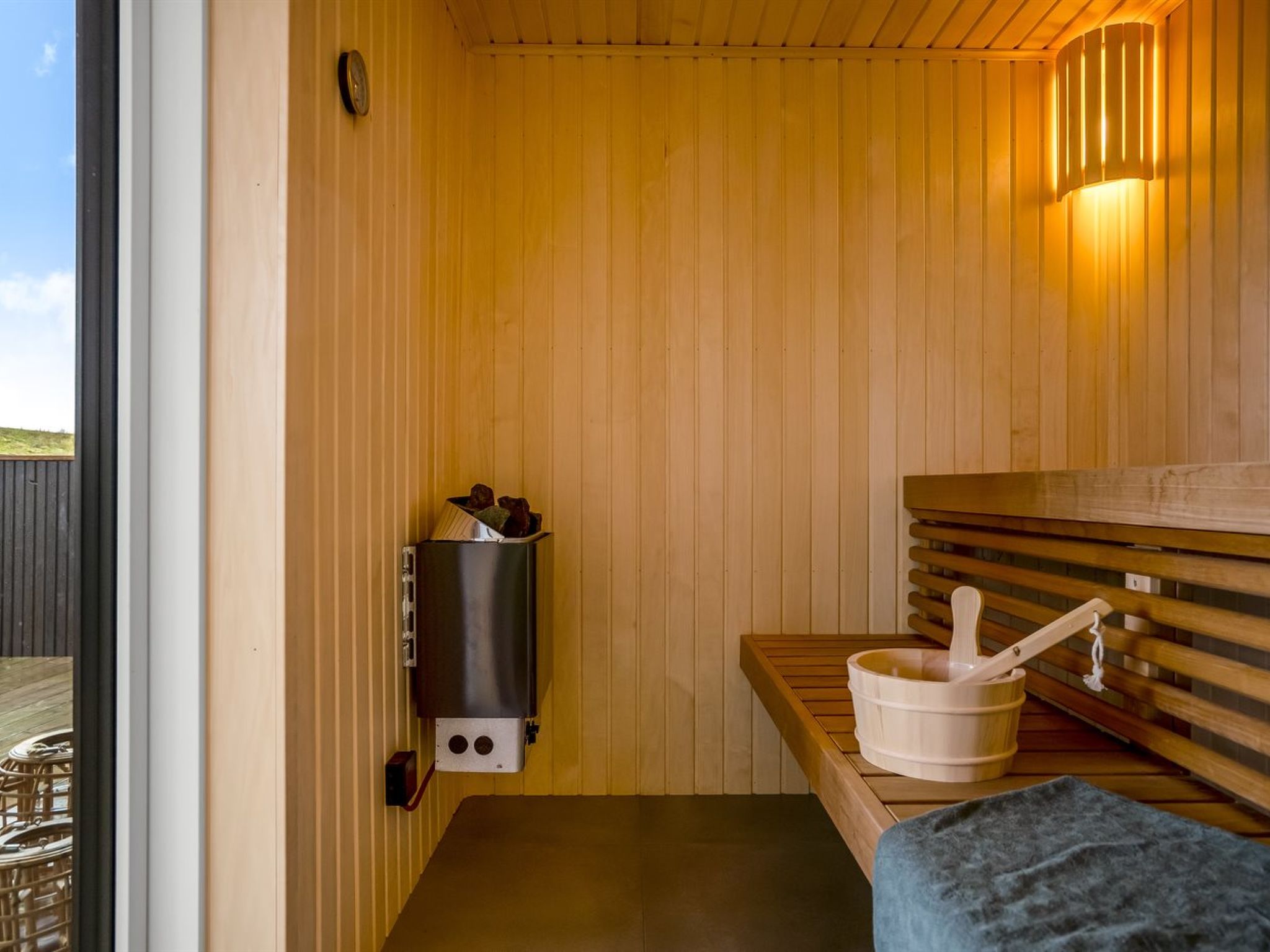"Egil" - 1.5km from the sea - Binnen